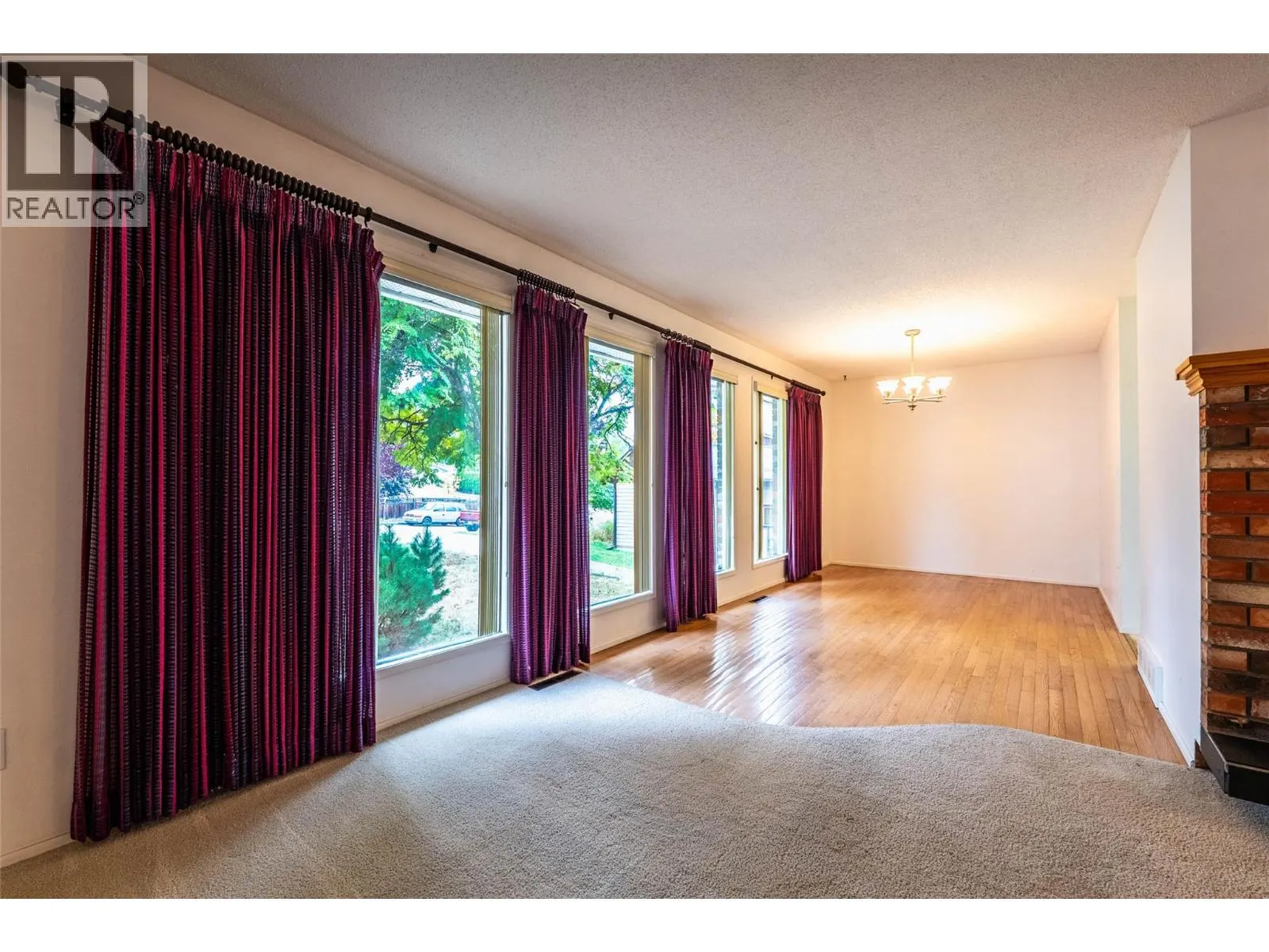 1709 Slocan Crescent