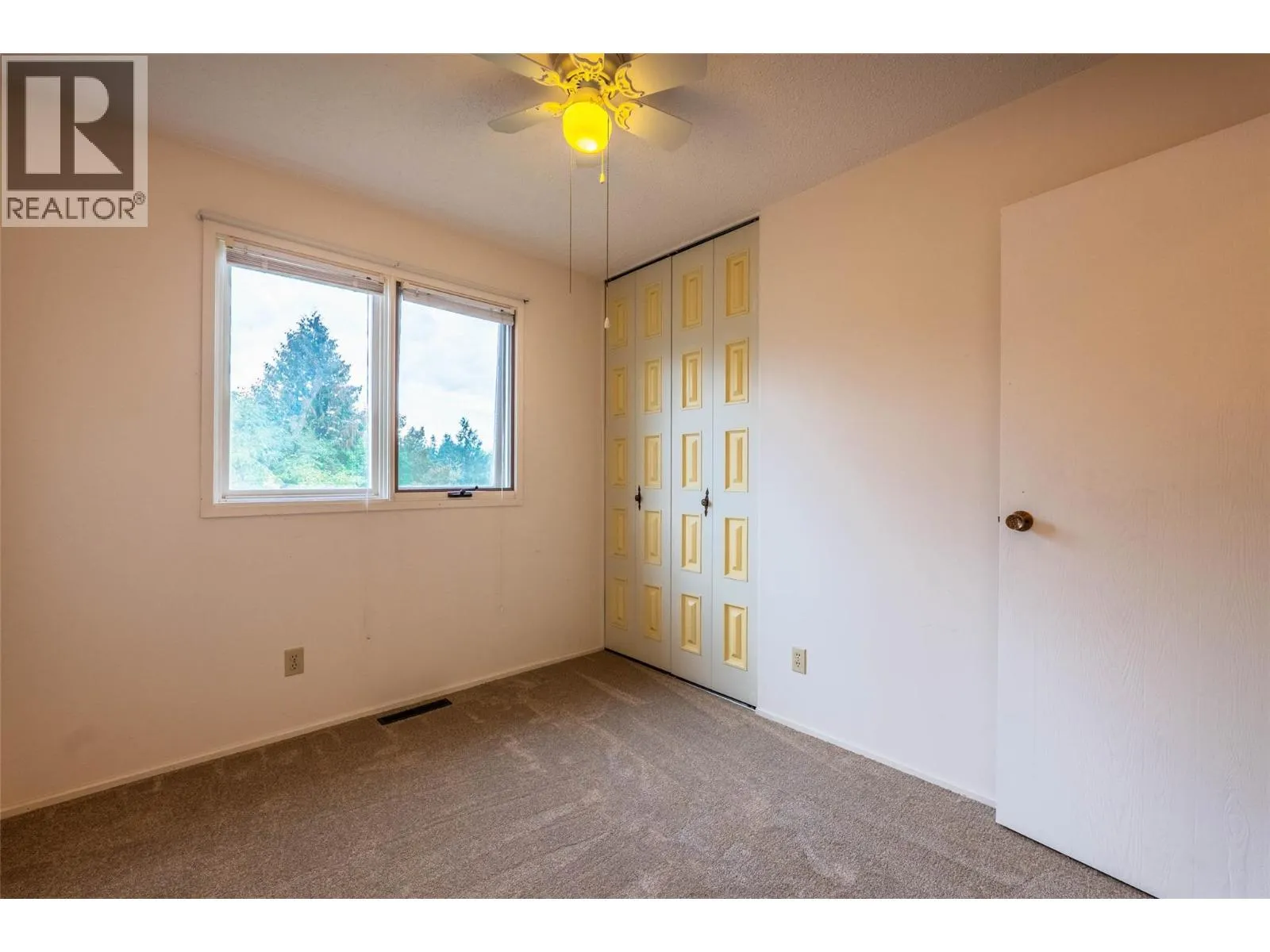 1709 Slocan Crescent