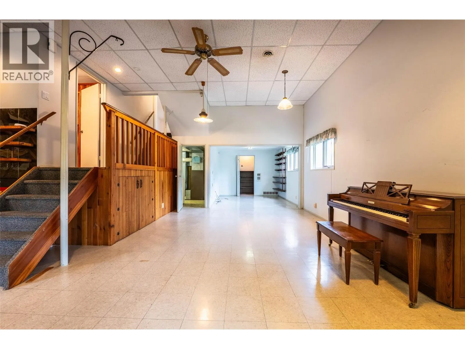 1709 Slocan Crescent
