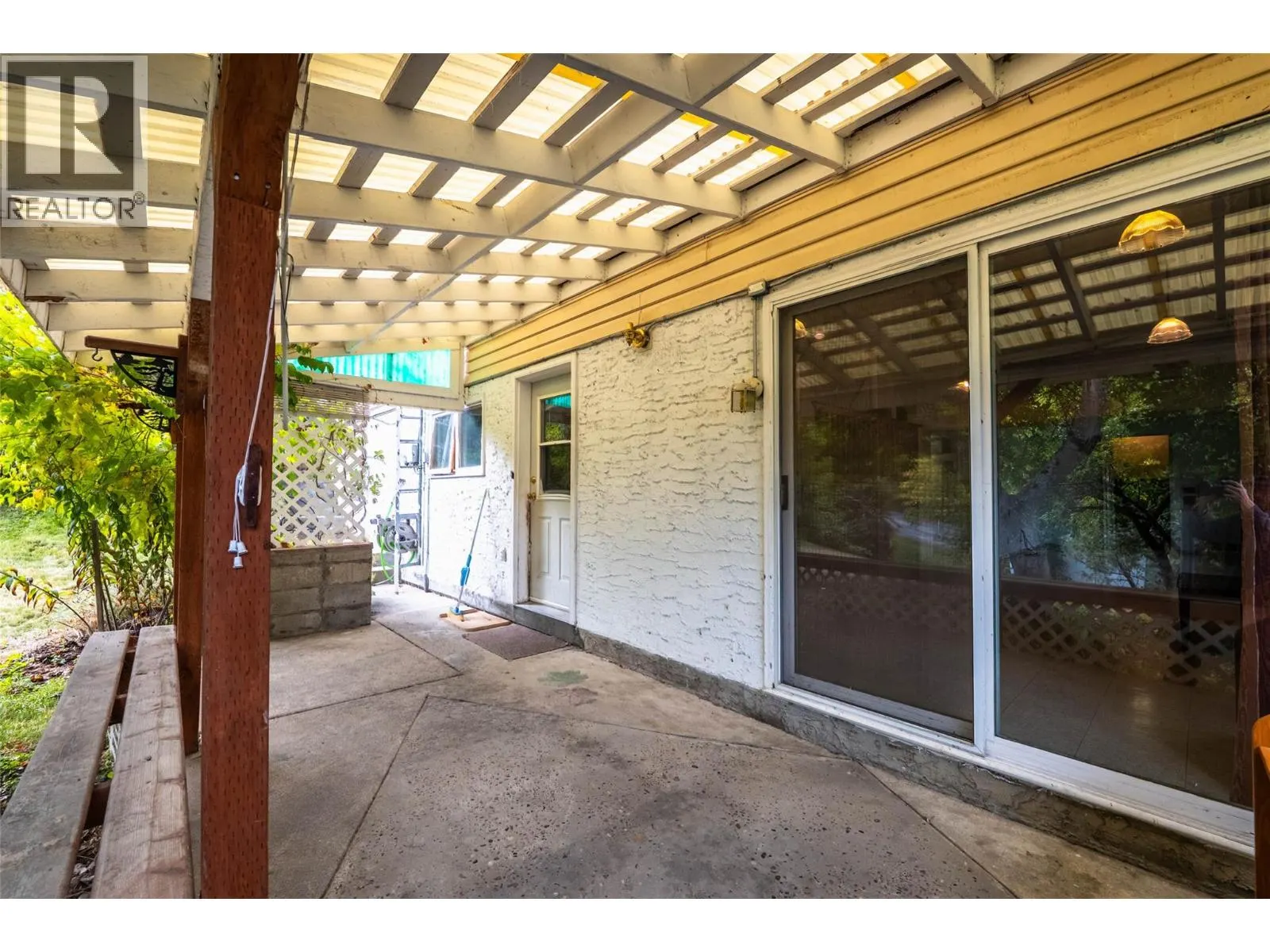 1709 Slocan Crescent