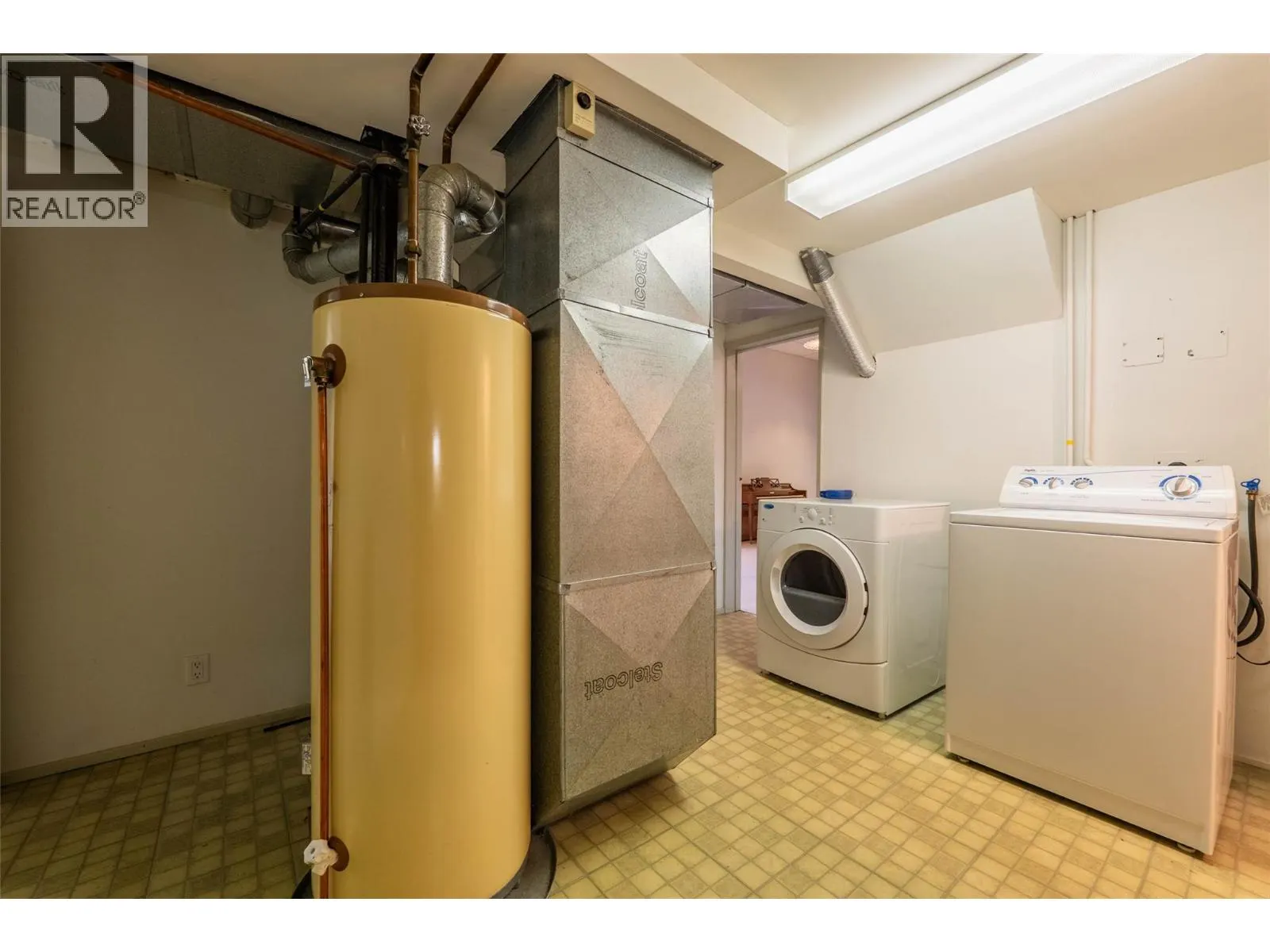 1709 Slocan Crescent
