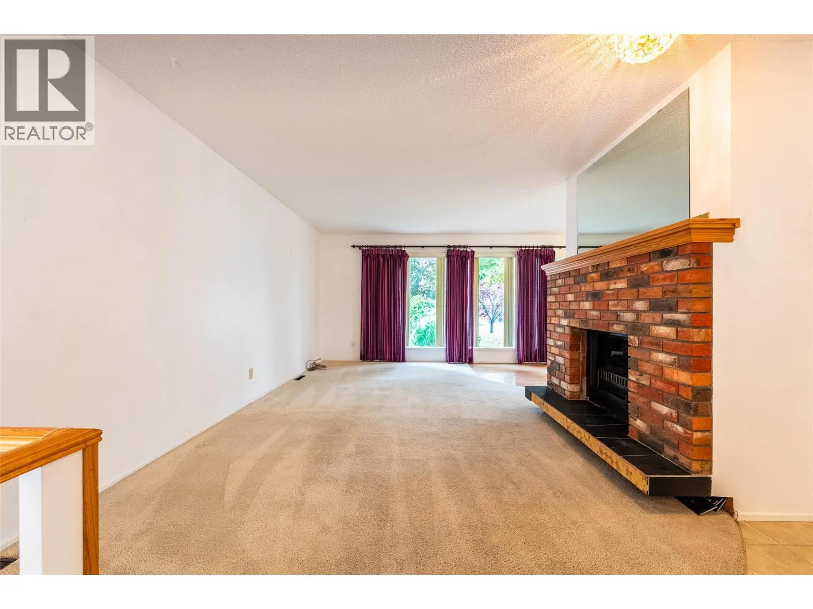 1709 Slocan Crescent