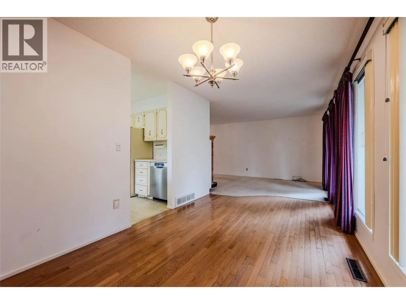 1709 Slocan Crescent