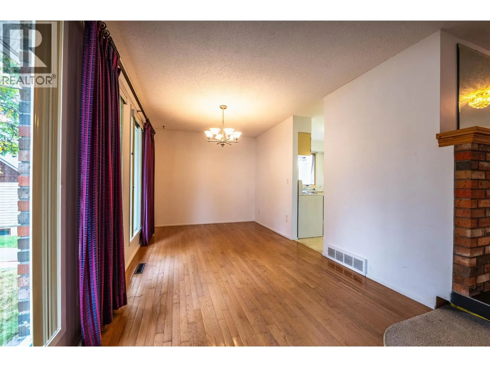 1709 Slocan Crescent