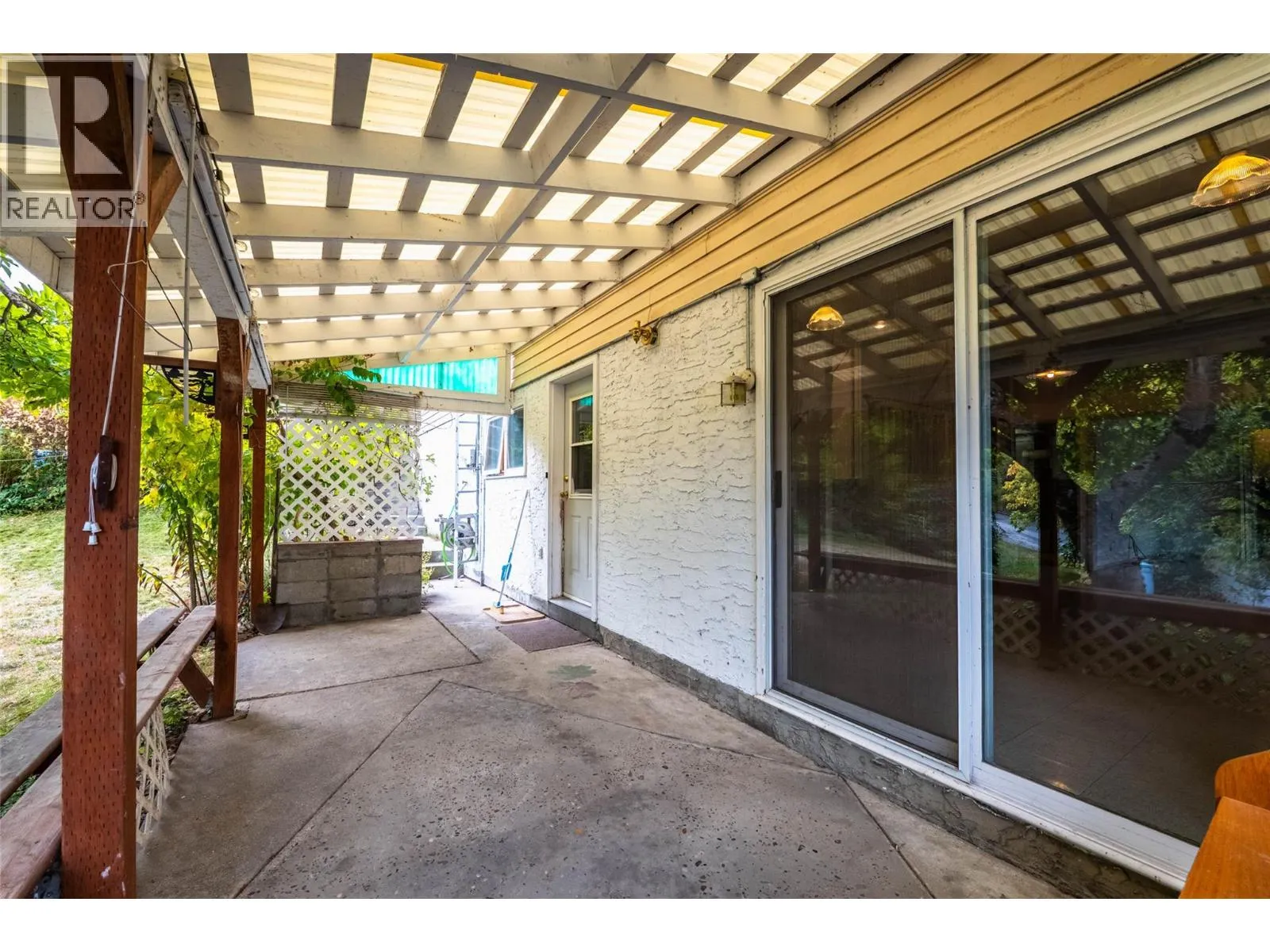 1709 Slocan Crescent
