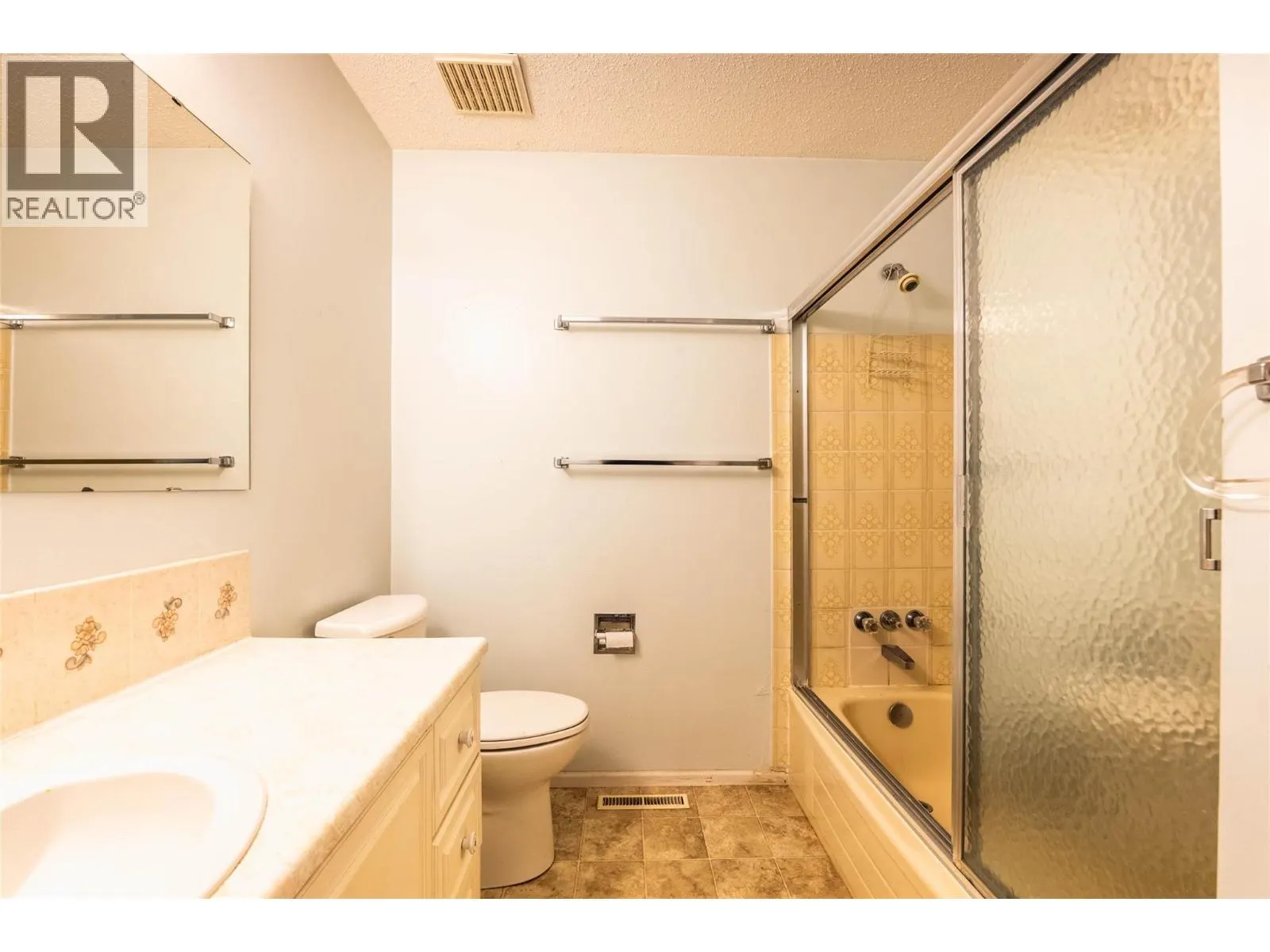 1709 Slocan Crescent