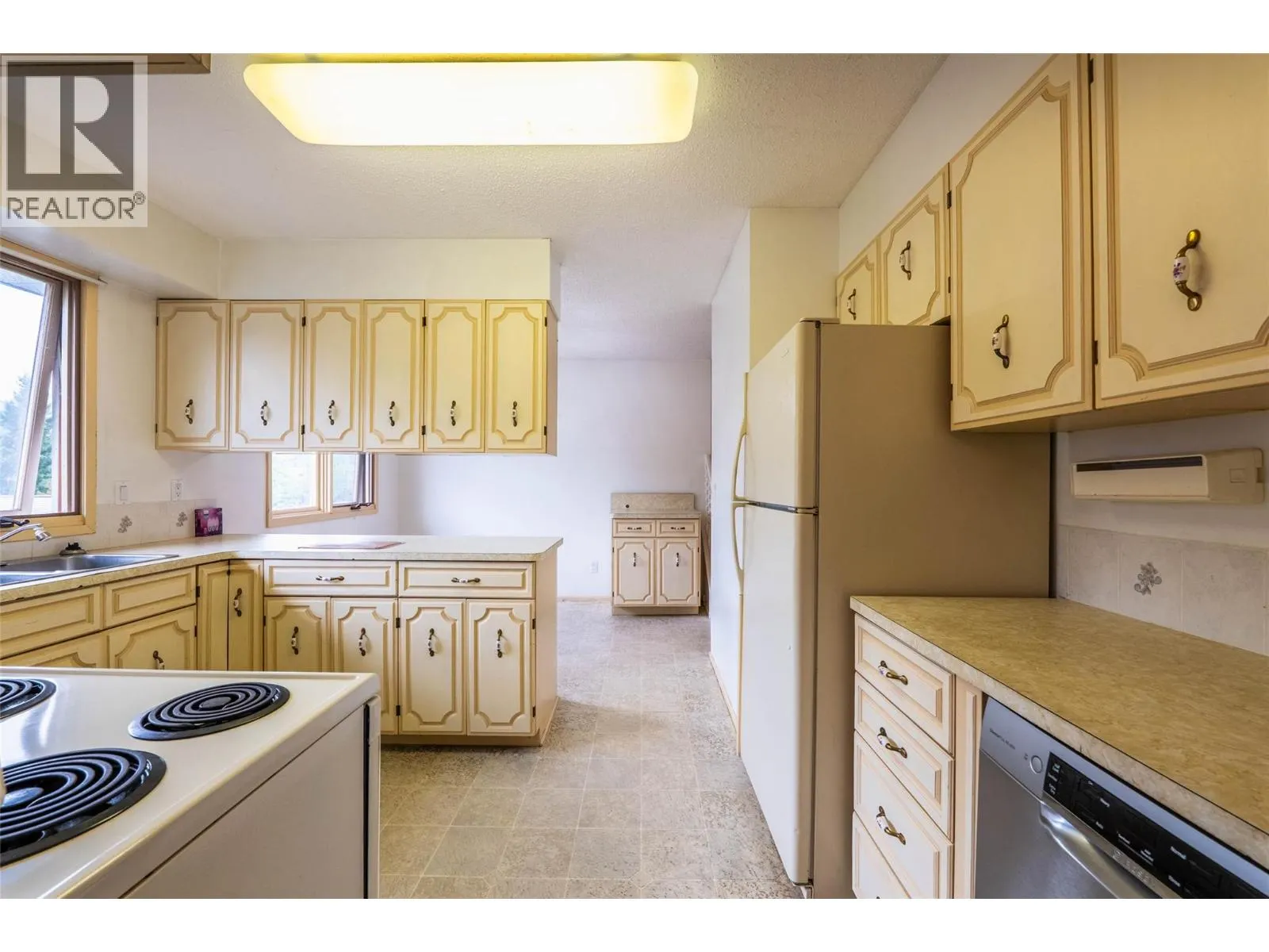 1709 Slocan Crescent