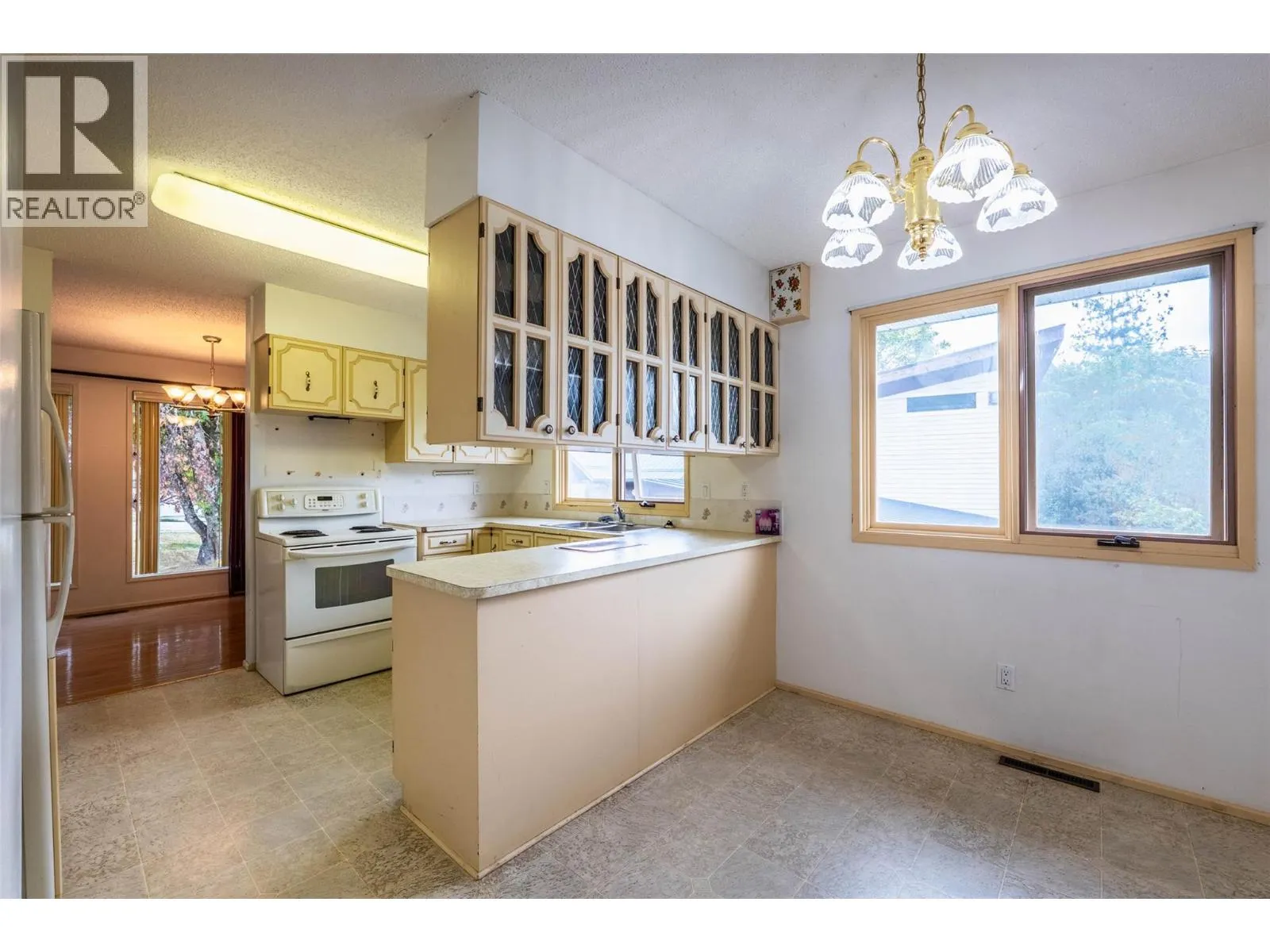 1709 Slocan Crescent