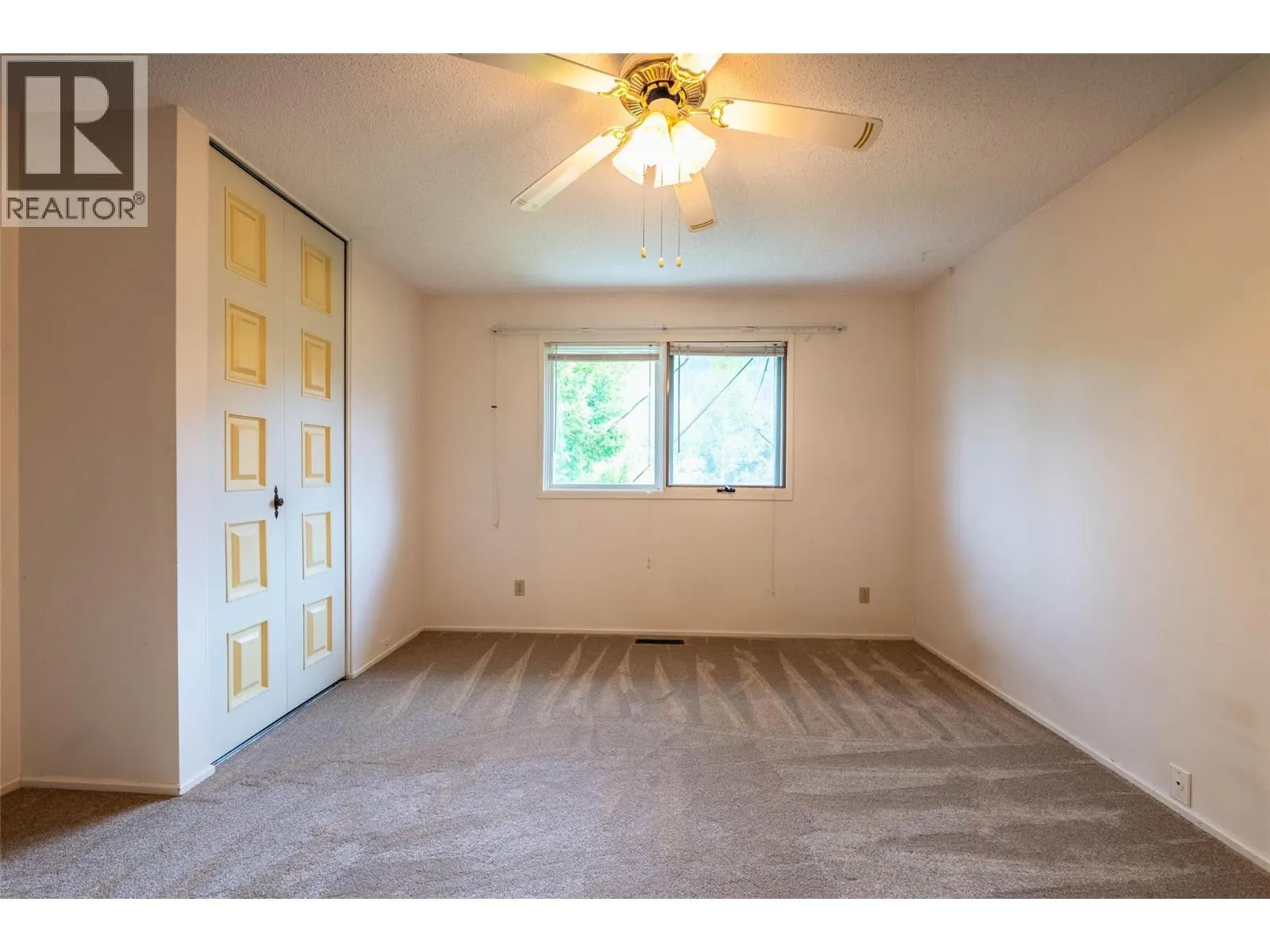 1709 Slocan Crescent