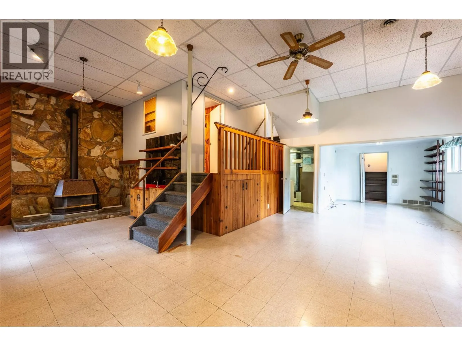1709 Slocan Crescent