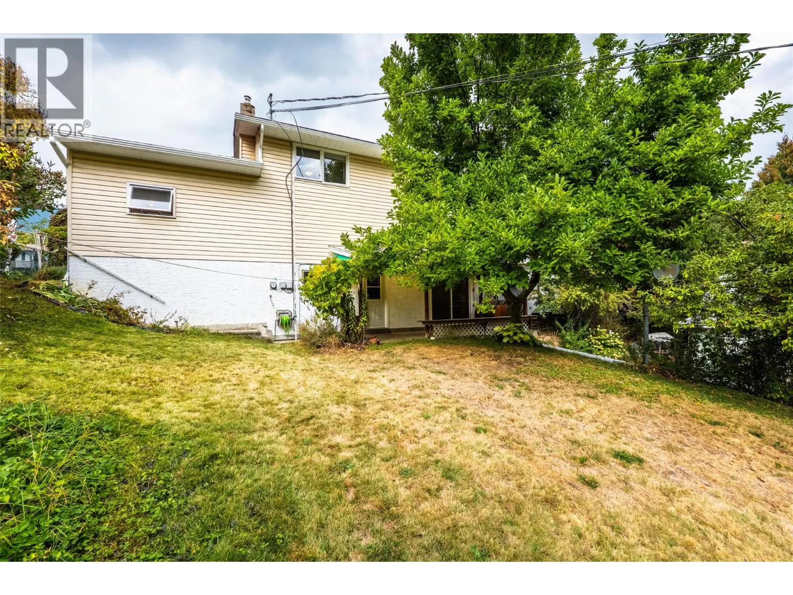 1709 Slocan Crescent