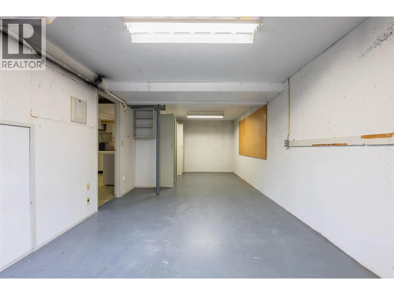 1709 Slocan Crescent