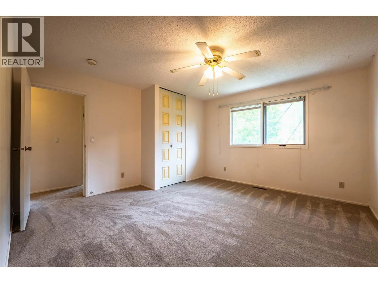 1709 Slocan Crescent