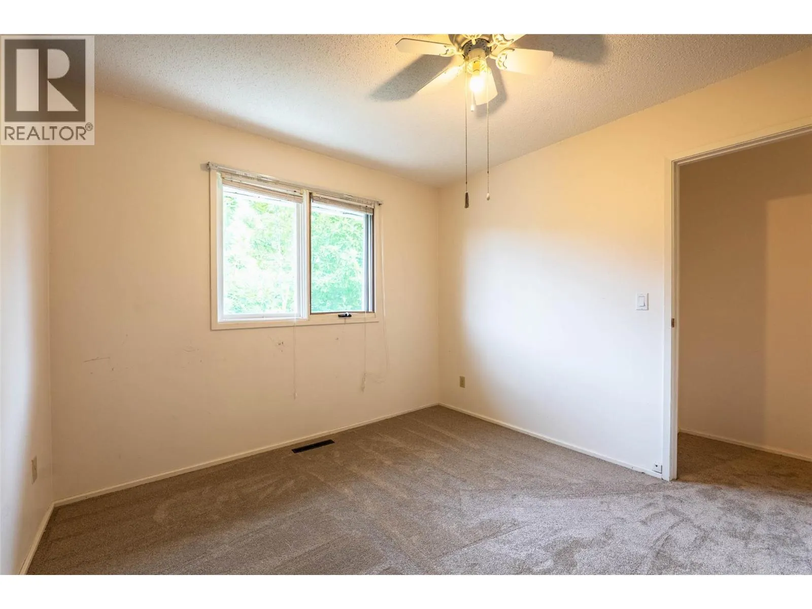 1709 Slocan Crescent