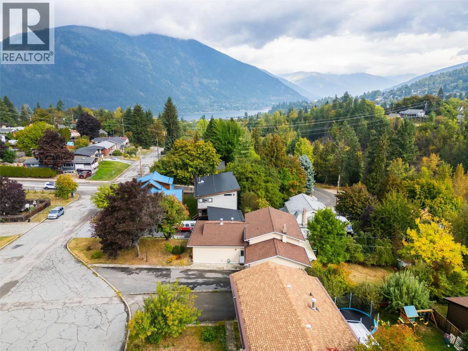 1709 Slocan Crescent