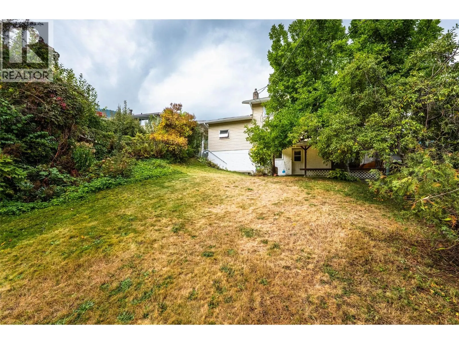 1709 Slocan Crescent
