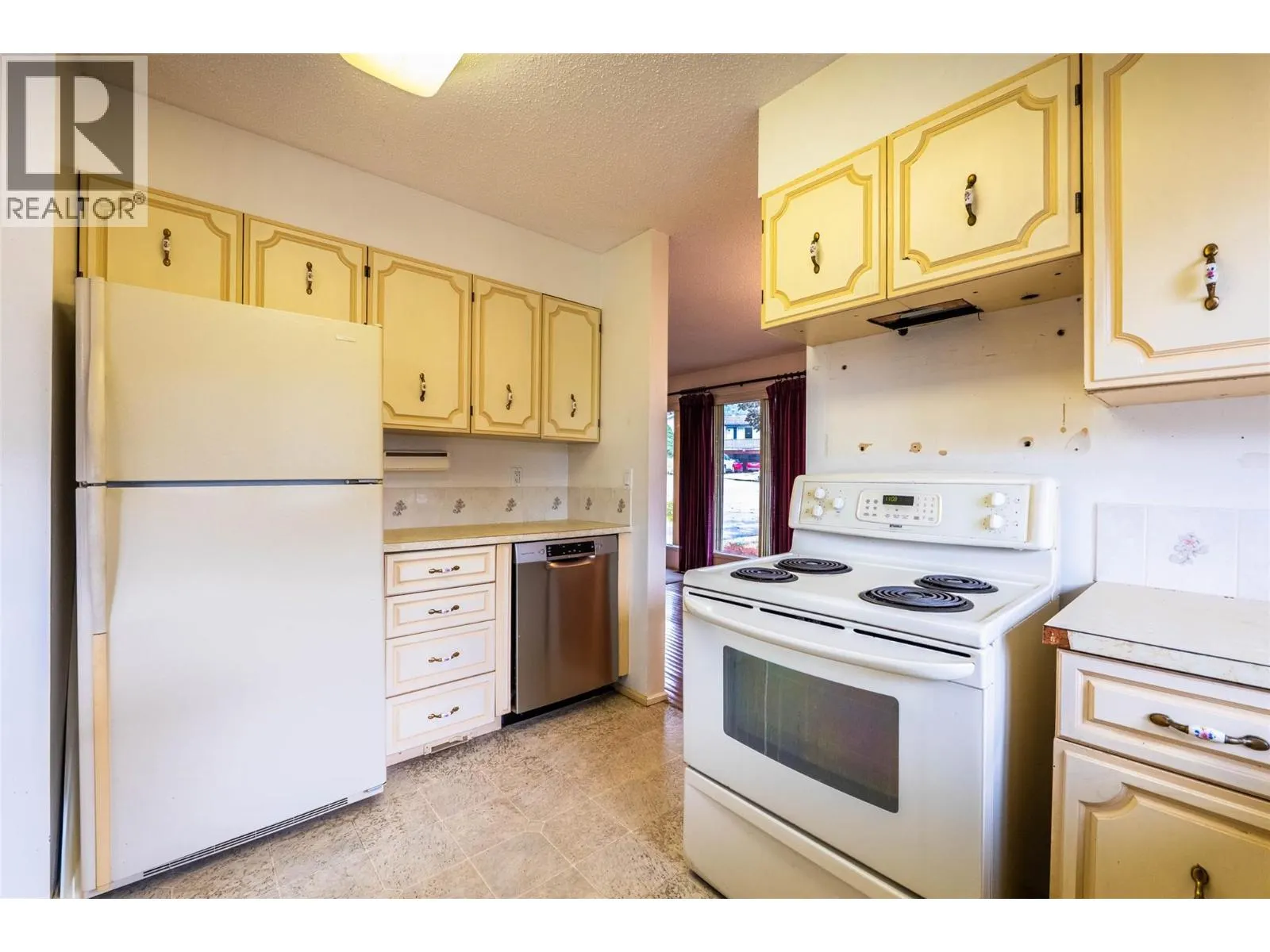 1709 Slocan Crescent