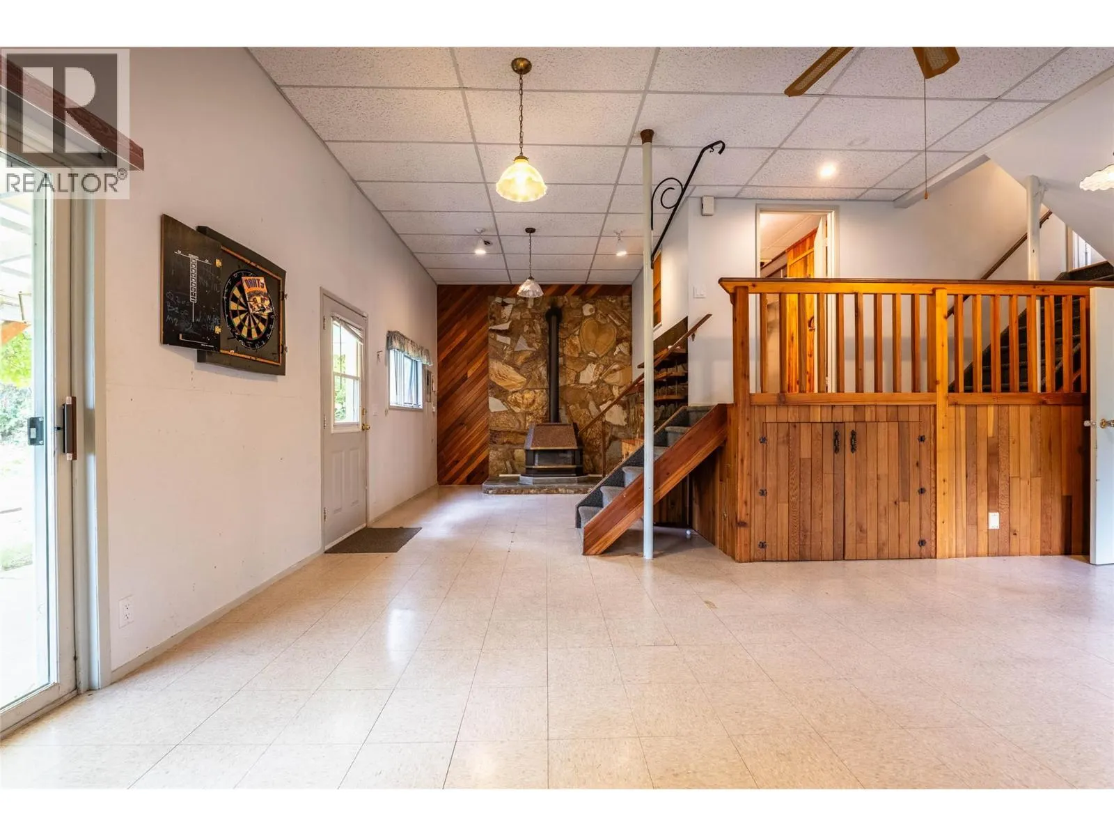 1709 Slocan Crescent