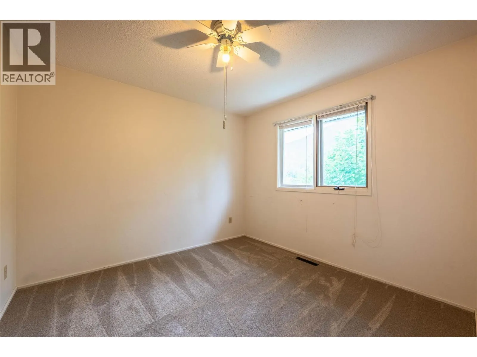 1709 Slocan Crescent