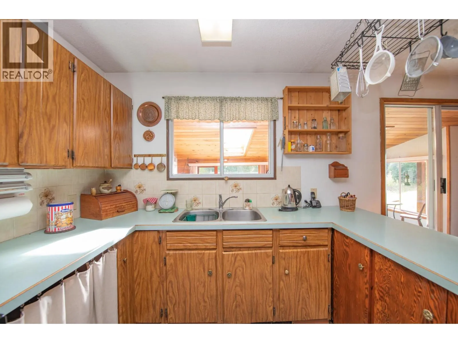 3144 Creighton Valley Road