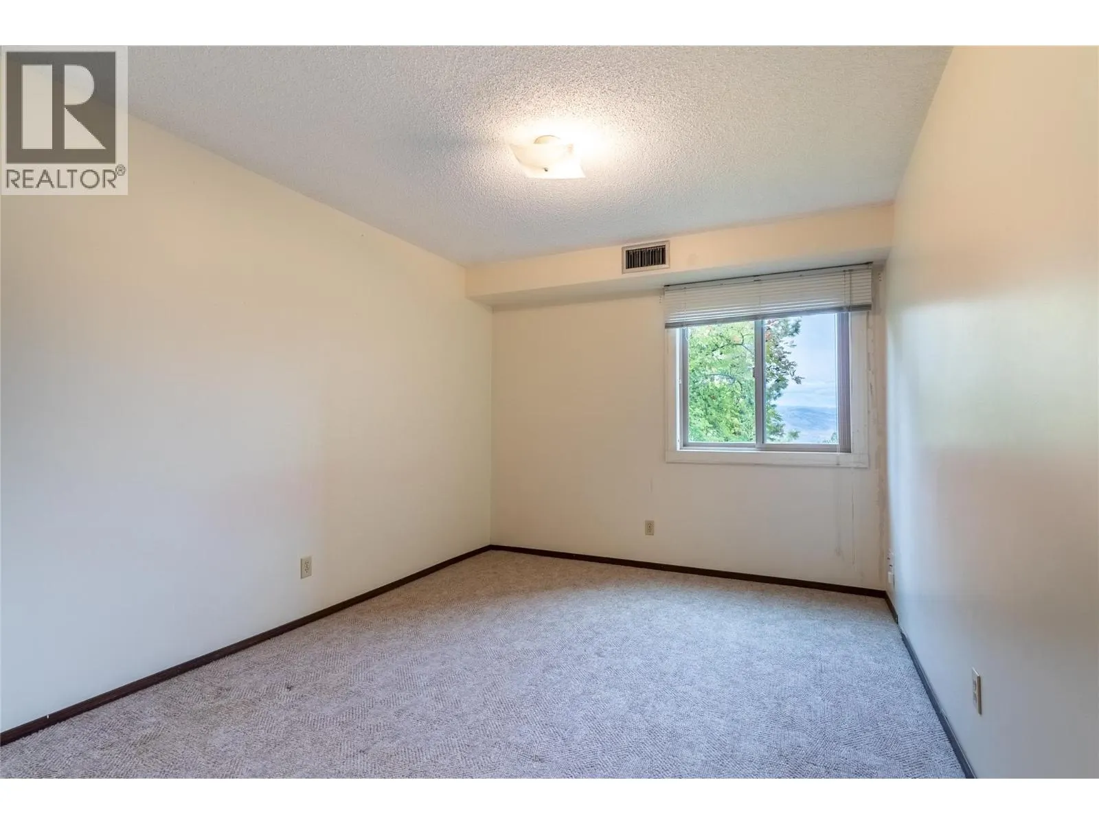 1560 SUMMIT Drive Unit# 225