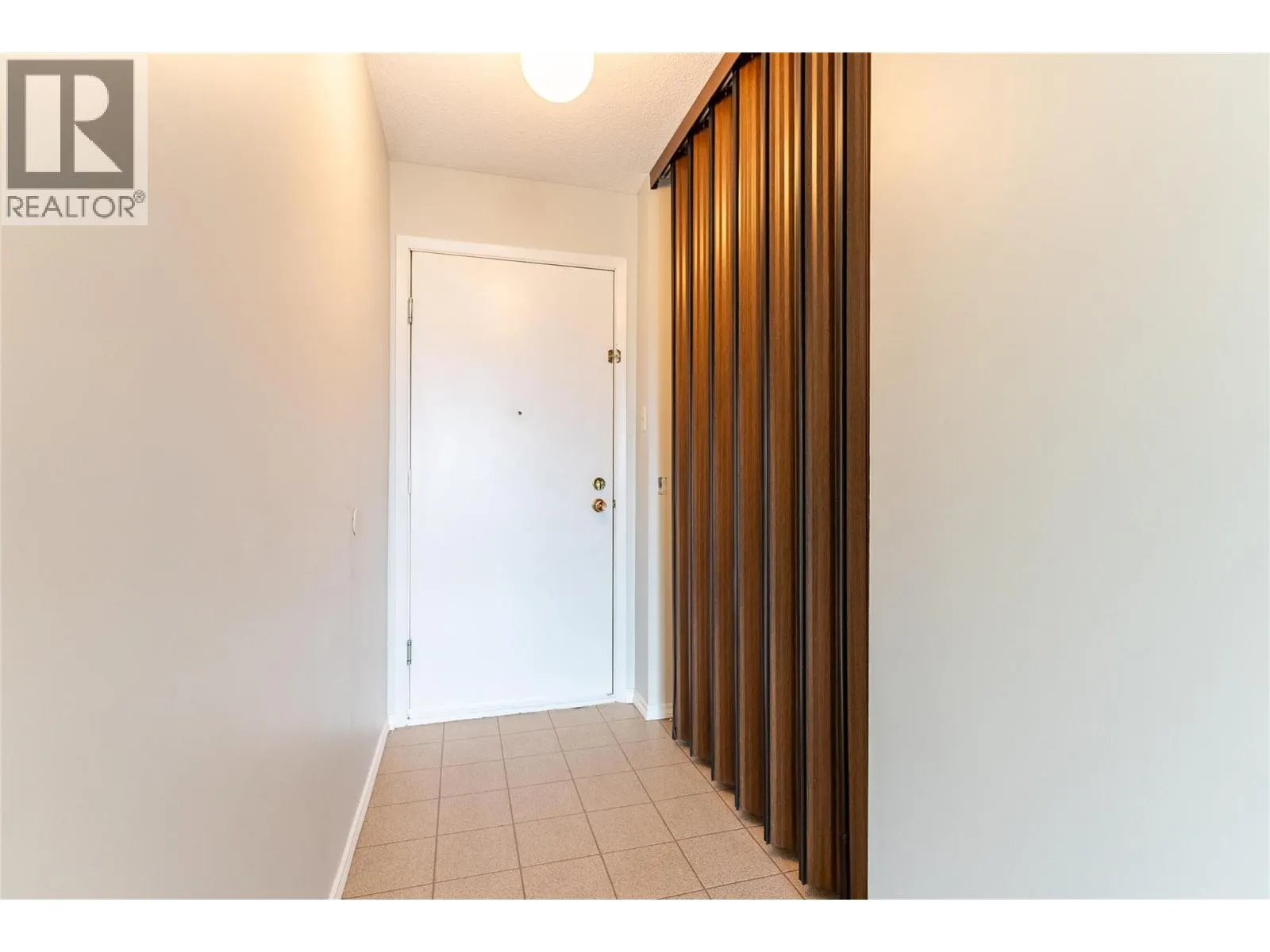 1560 SUMMIT Drive Unit# 225