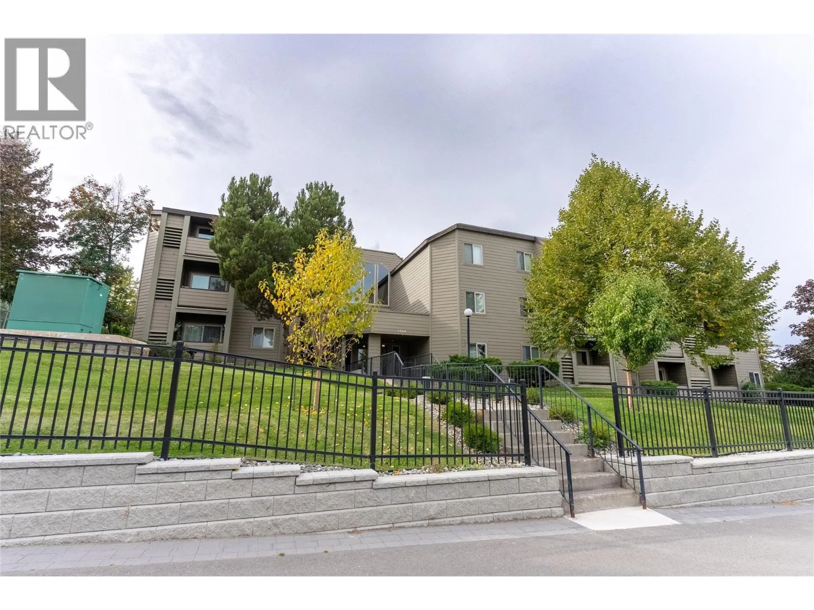 1560 SUMMIT Drive Unit# 225