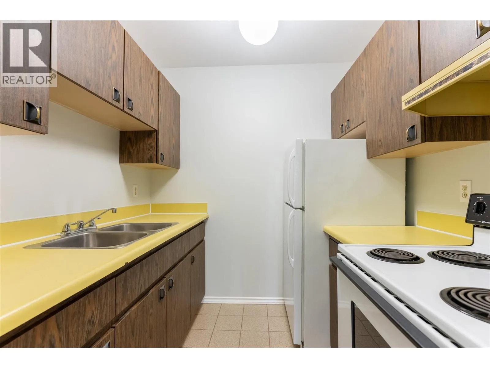 1560 SUMMIT Drive Unit# 225