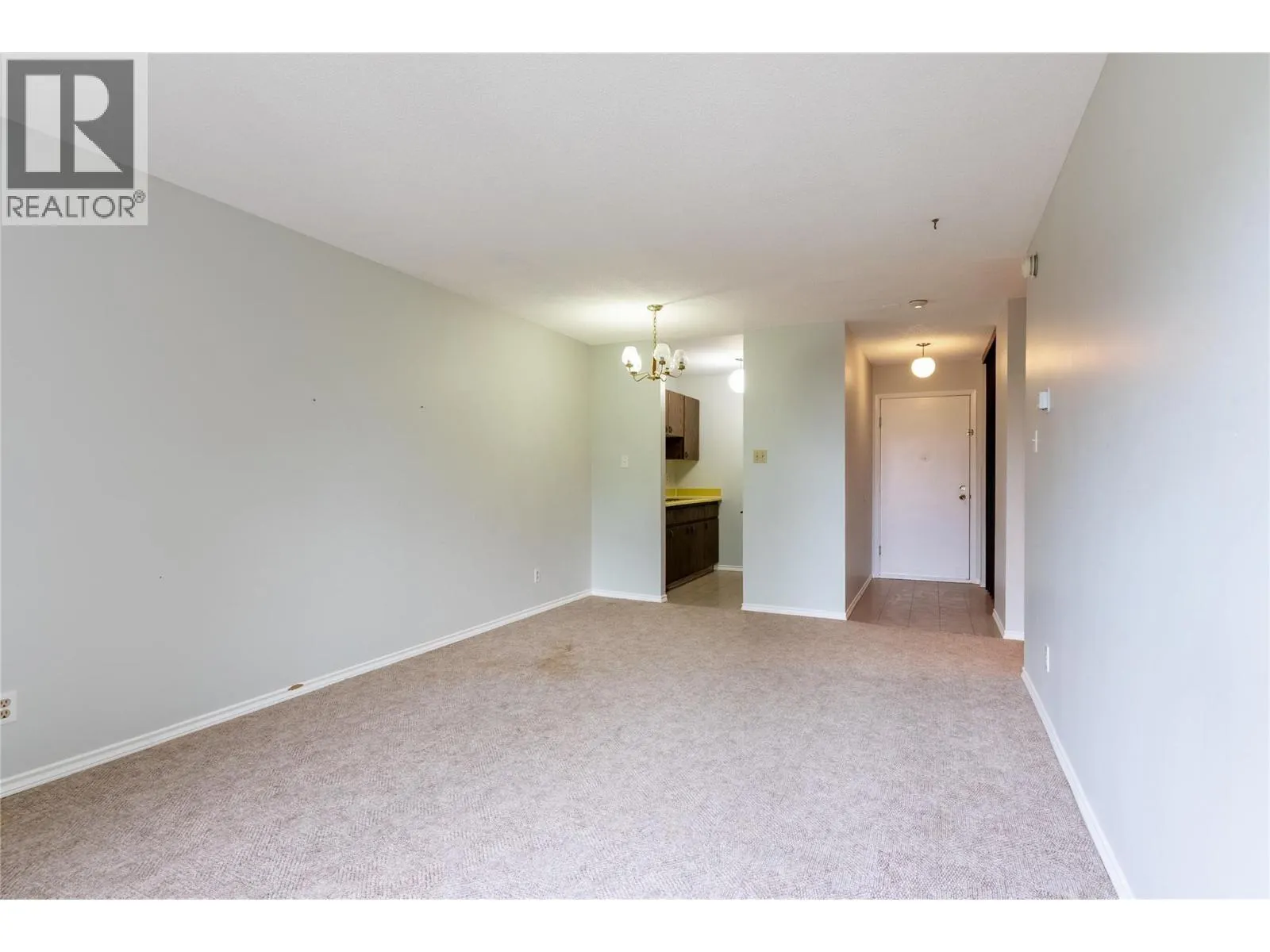 1560 SUMMIT Drive Unit# 225