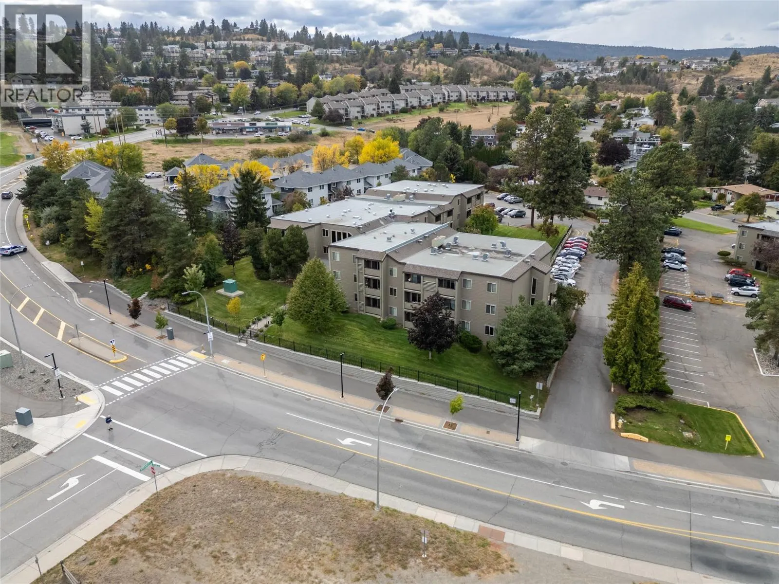 1560 SUMMIT Drive Unit# 225