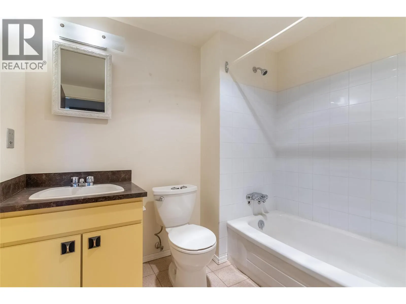 1560 SUMMIT Drive Unit# 225