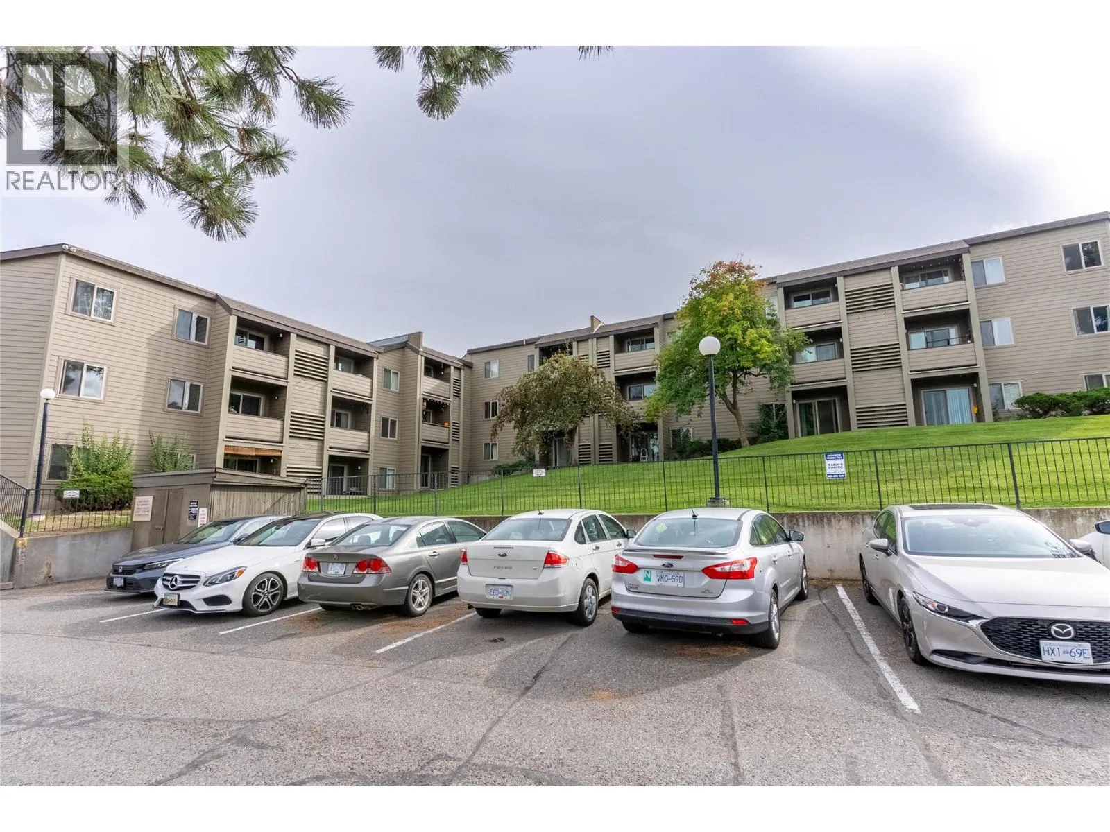 1560 SUMMIT Drive Unit# 225