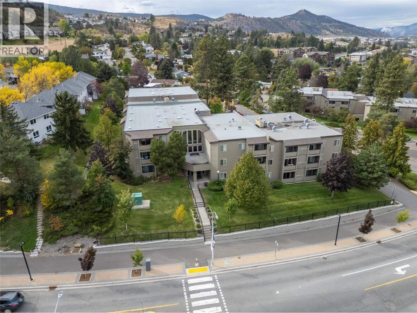 1560 SUMMIT Drive Unit# 225