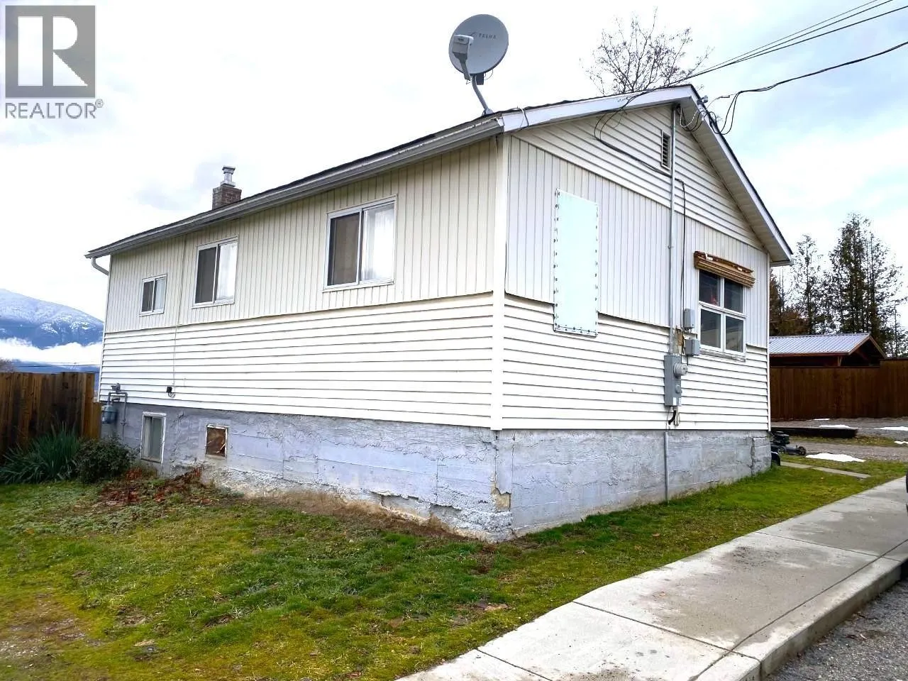 229 9TH  S Avenue