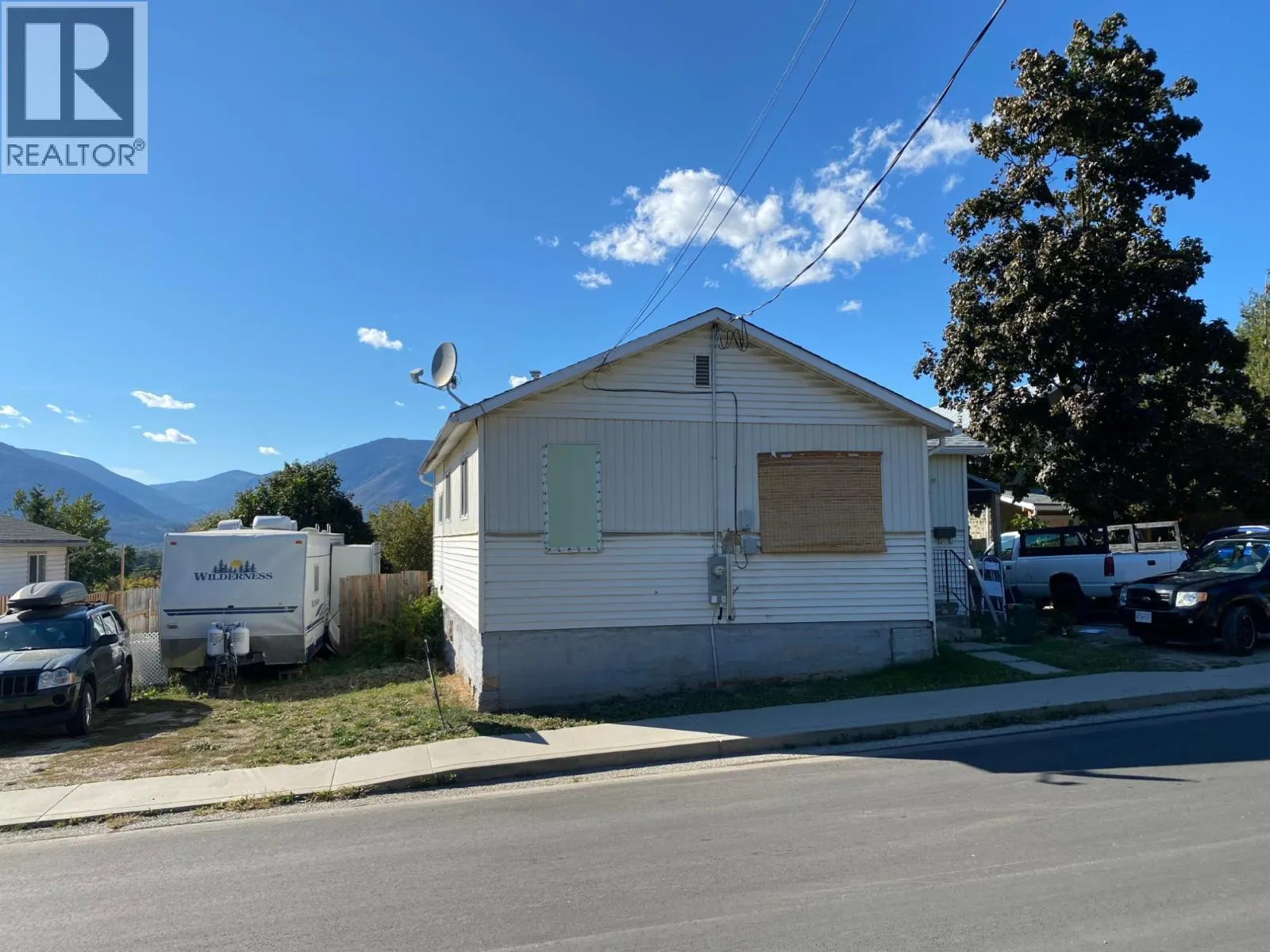 229 9TH  S Avenue