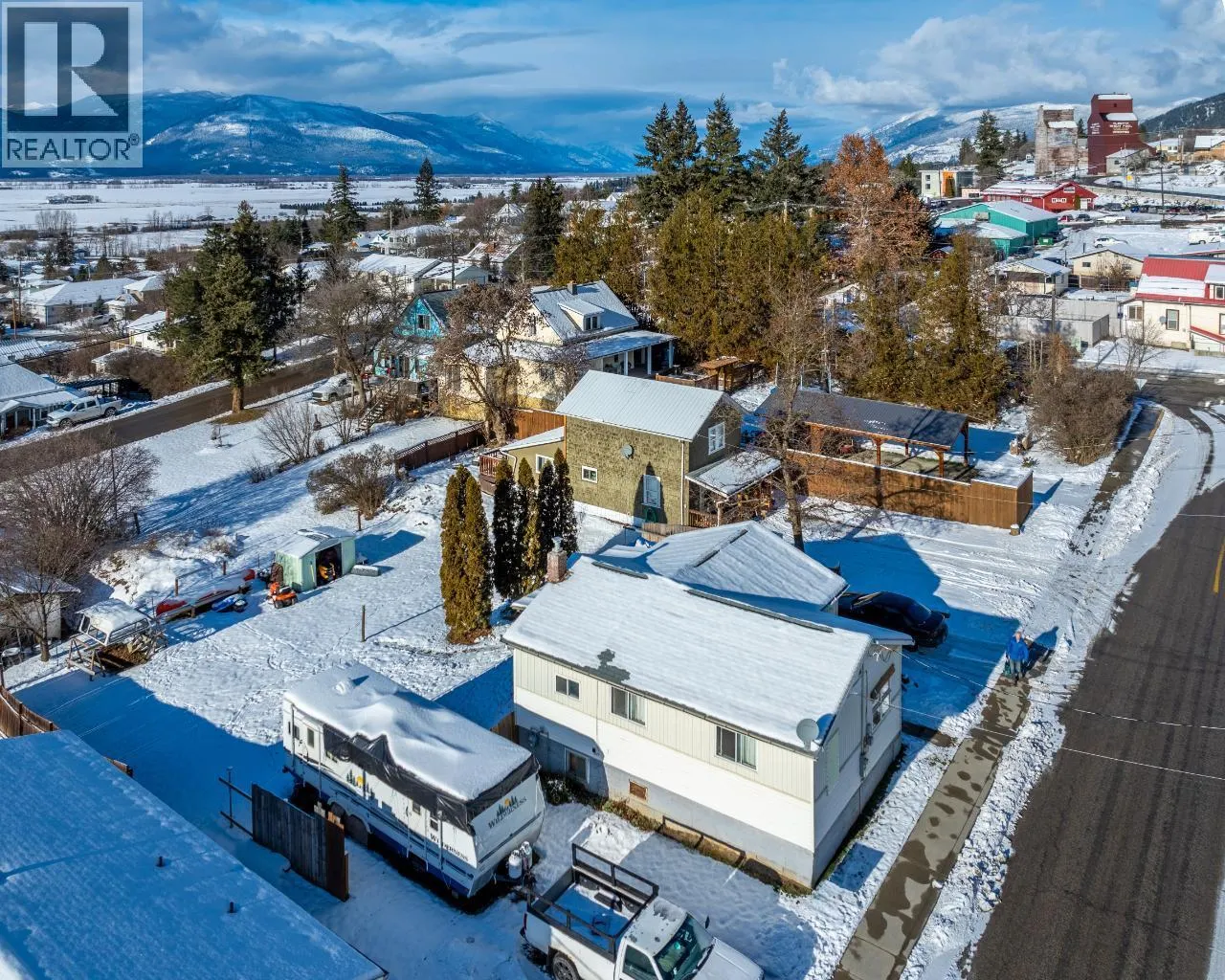 229 9TH  S Avenue