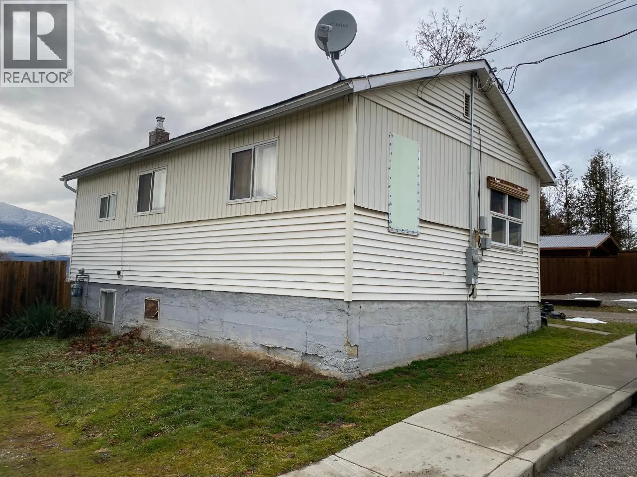 229 9TH  S Avenue