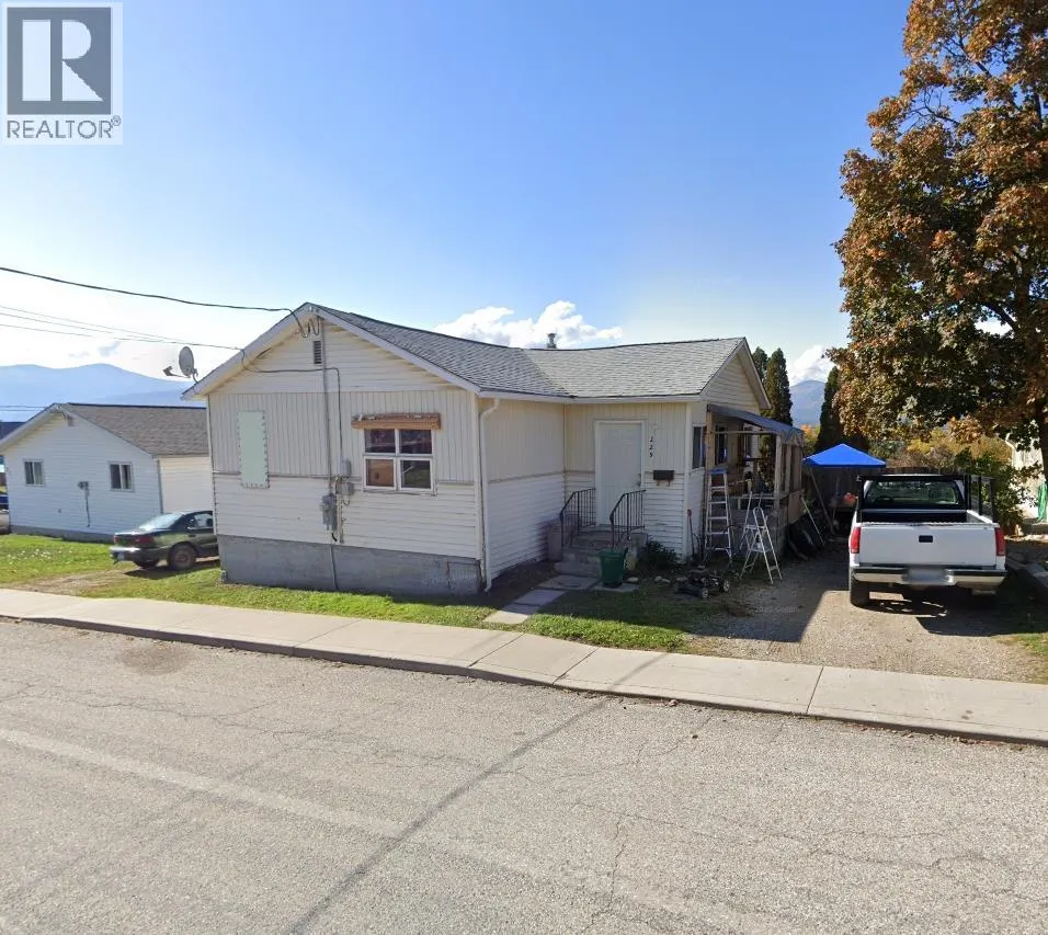 229 9TH  S Avenue