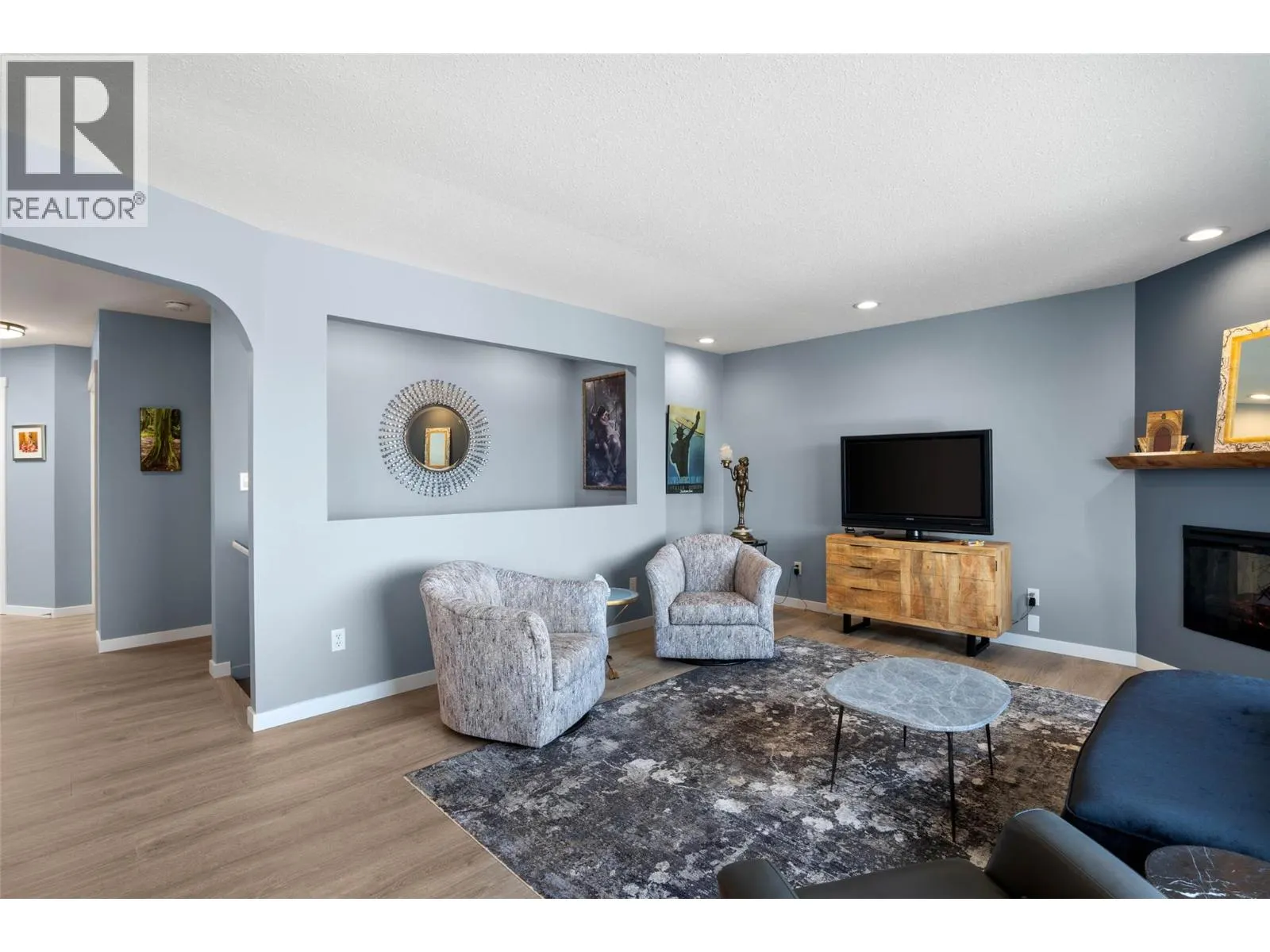 2030 Van Horne Drive Unit# 24