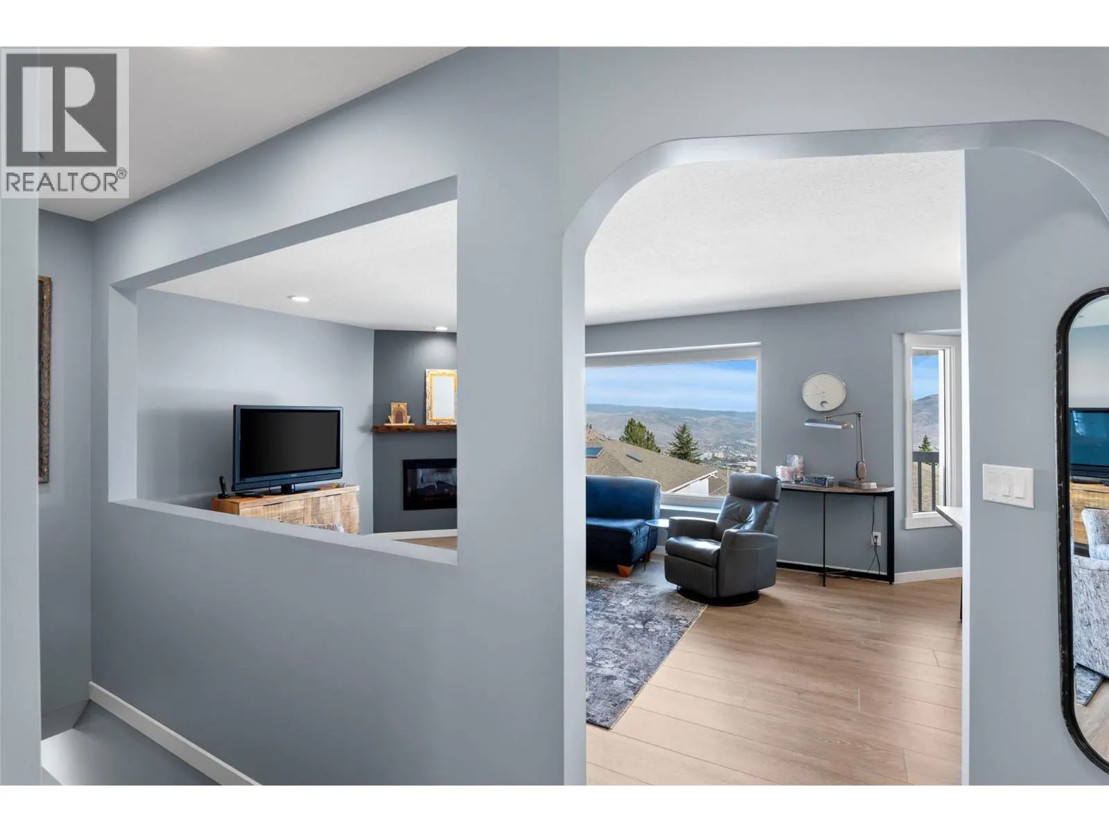 2030 Van Horne Drive Unit# 24