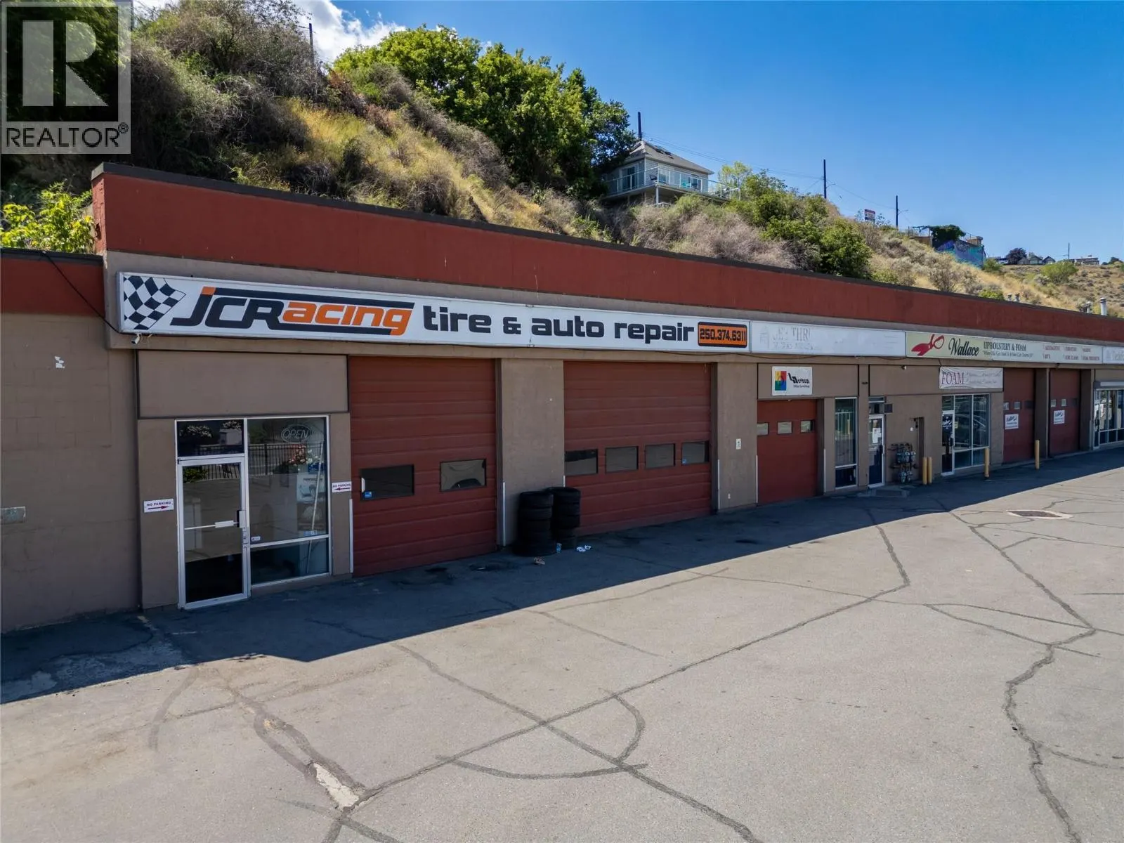 281 VICTORIA Street W