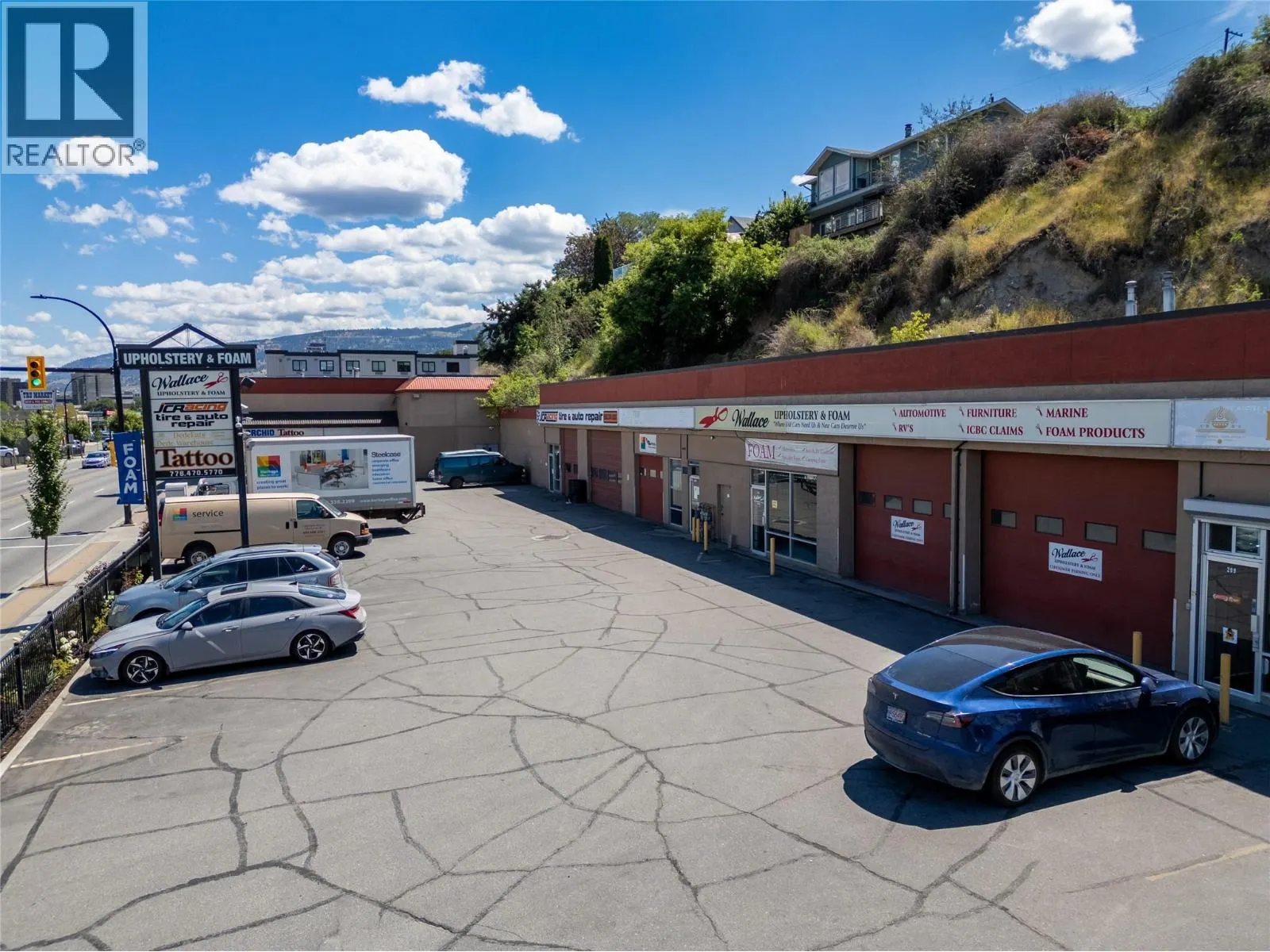281 VICTORIA Street W