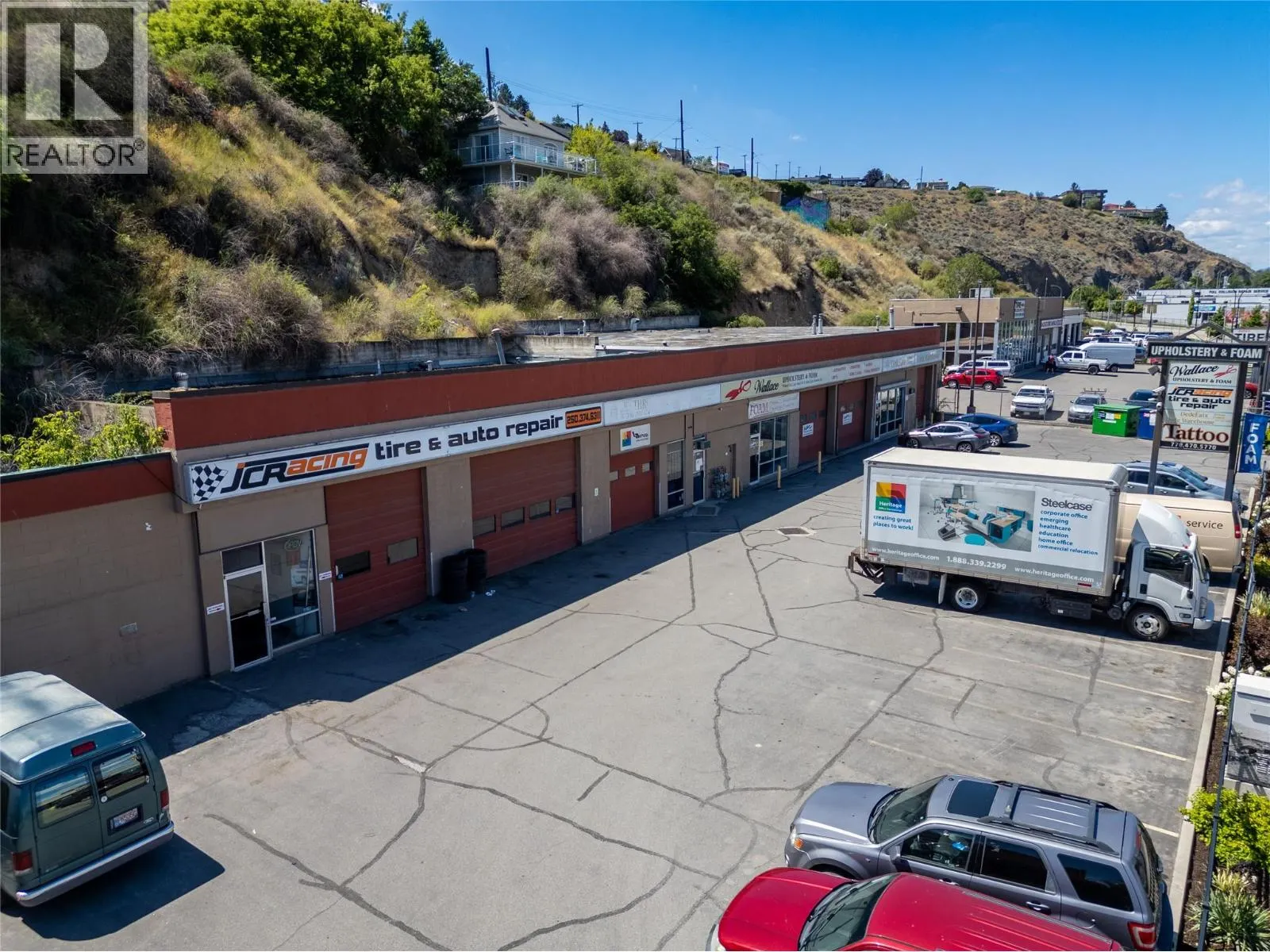 281 VICTORIA Street W