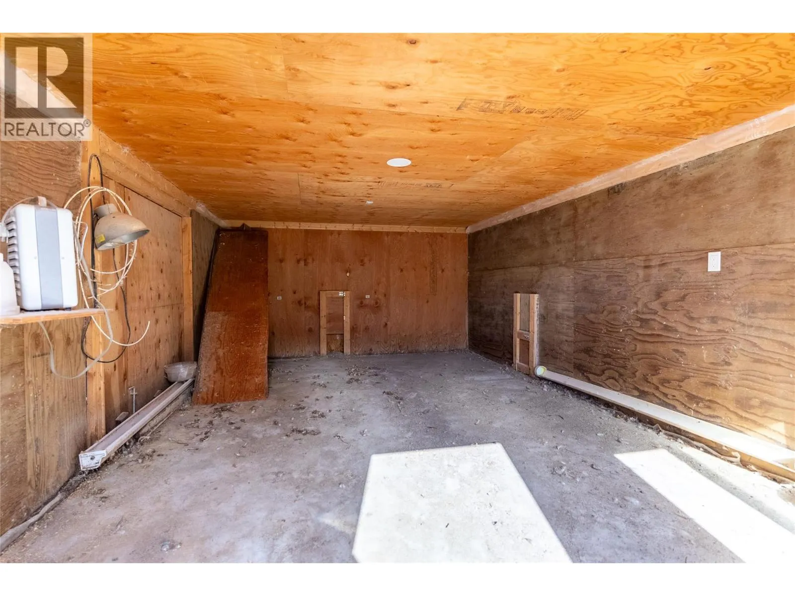 1424 LOON LAKE Road