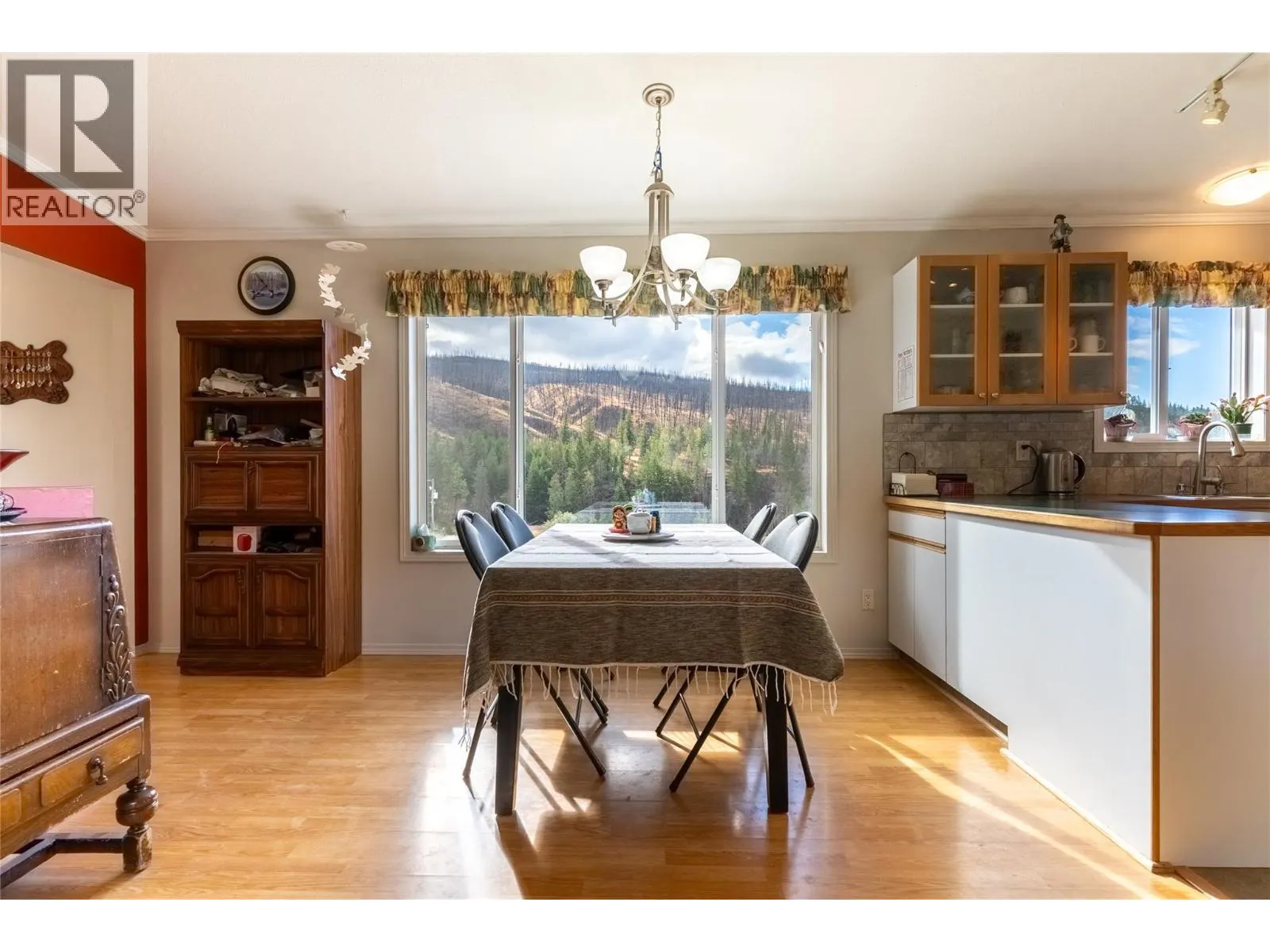 1424 LOON LAKE Road