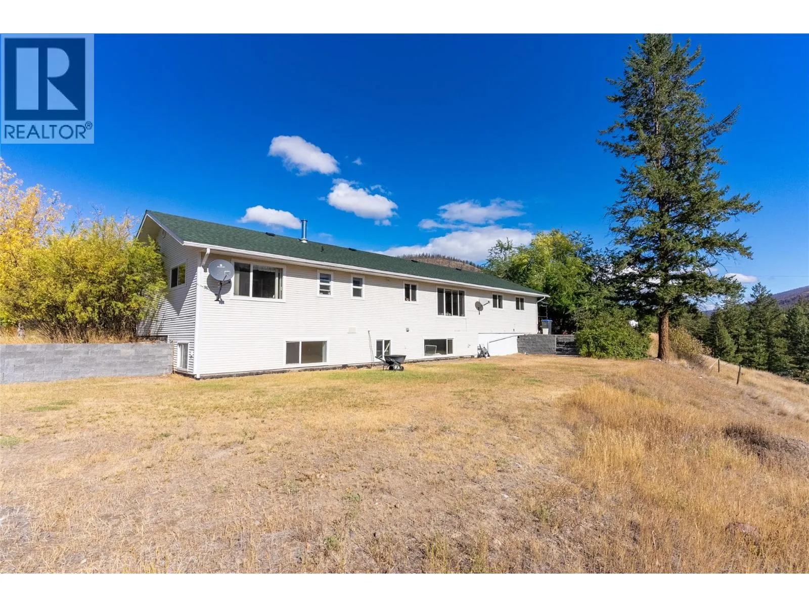 1424 LOON LAKE Road