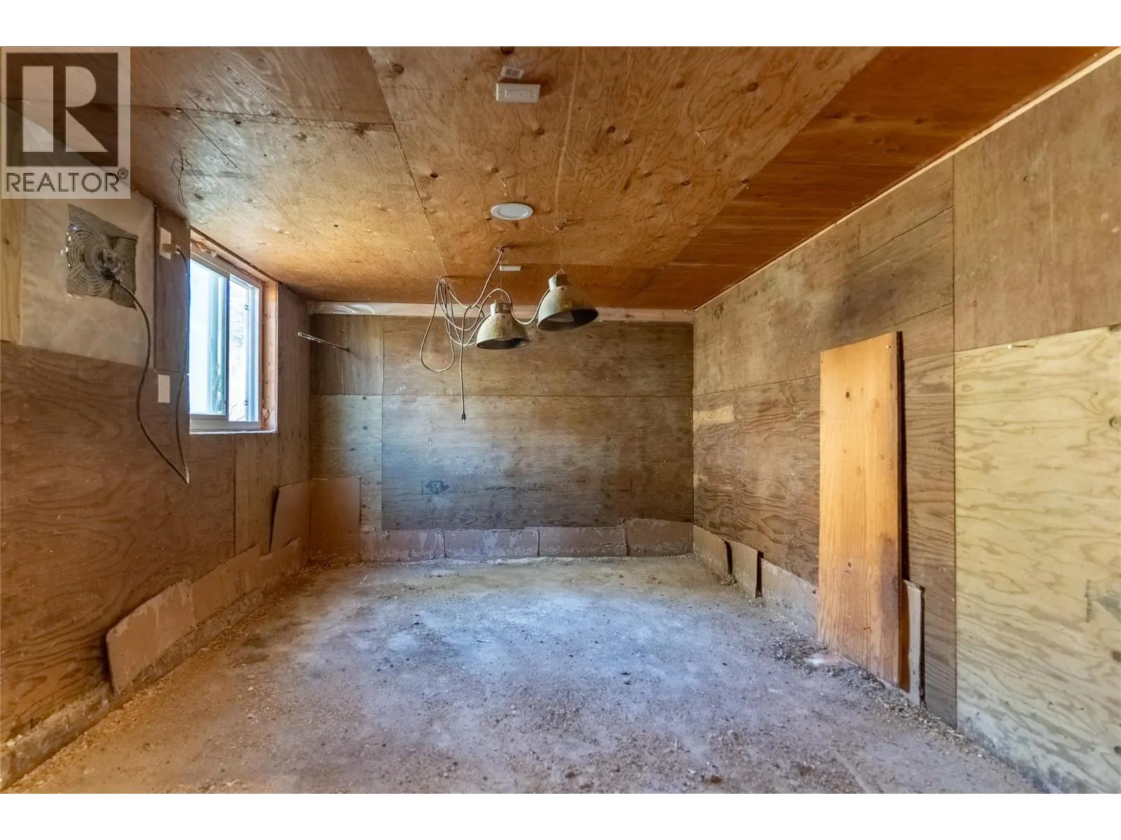 1424 LOON LAKE Road