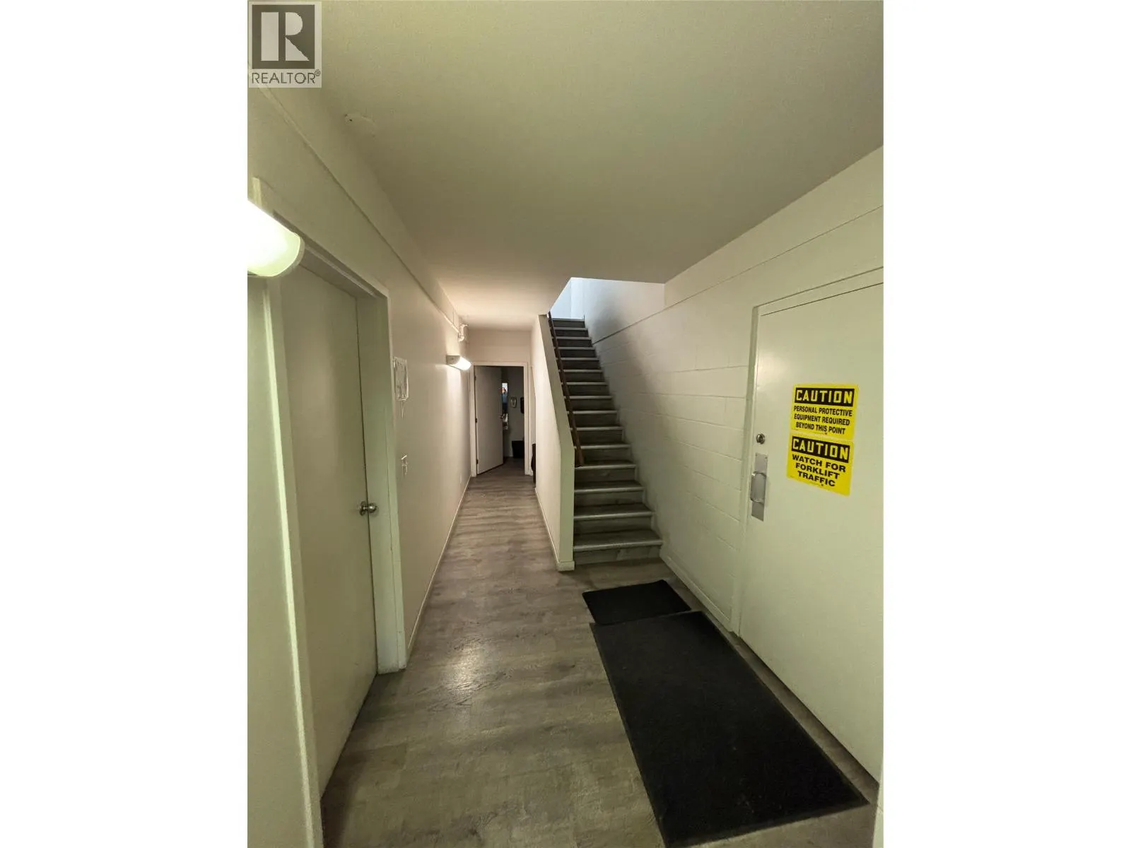 921 & 1021 Waddington Drive