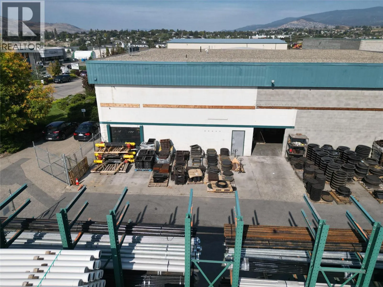 921 & 1021 Waddington Drive