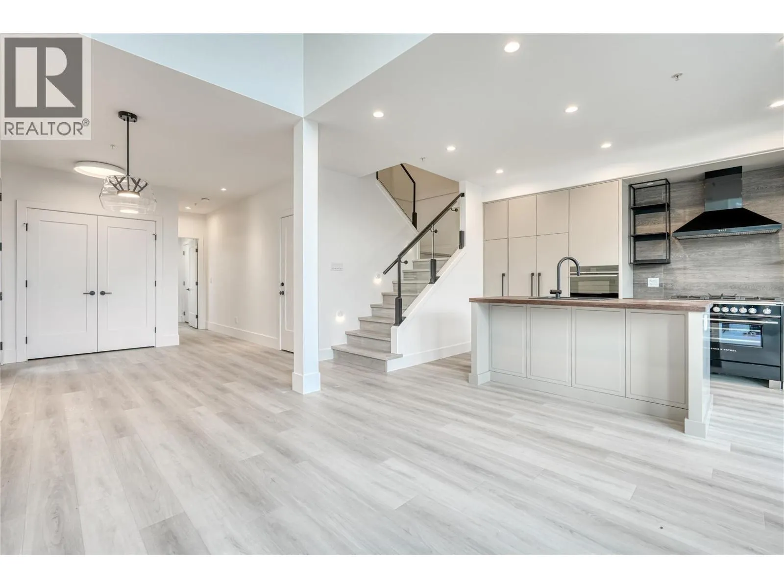 3160 Landry Crescent